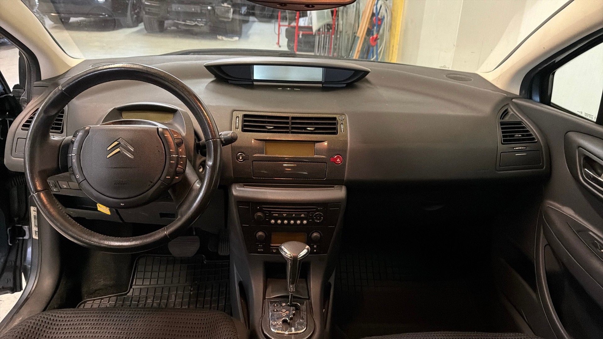 CITROEN C4 Berline 1.6i 16V SX-image-6