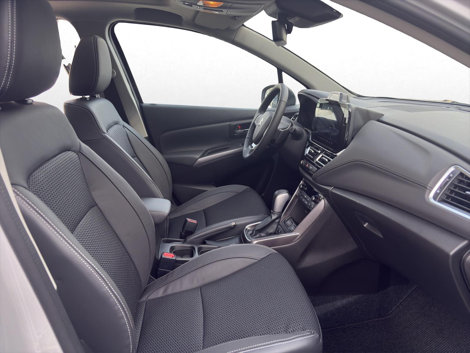 SUZUKI S-Cross 1.4 T Sakura Top Hybrid 4x4-image-14