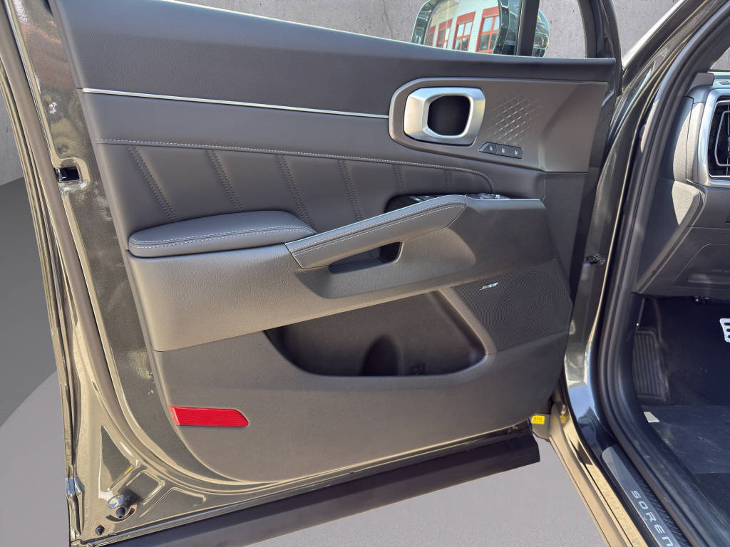 KIA Sorento Style 1.6T-GDi PHEV-image-15
