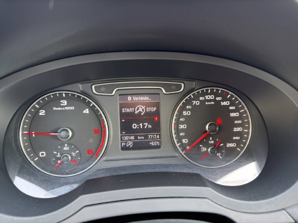 AUDI Q3 2.0 TDI 177 quattro S-Tronic-image-12