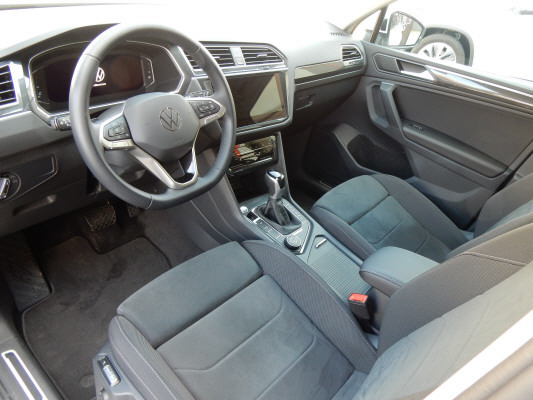VW Tiguan 2.0TSI Elegance 4Motion-image-5