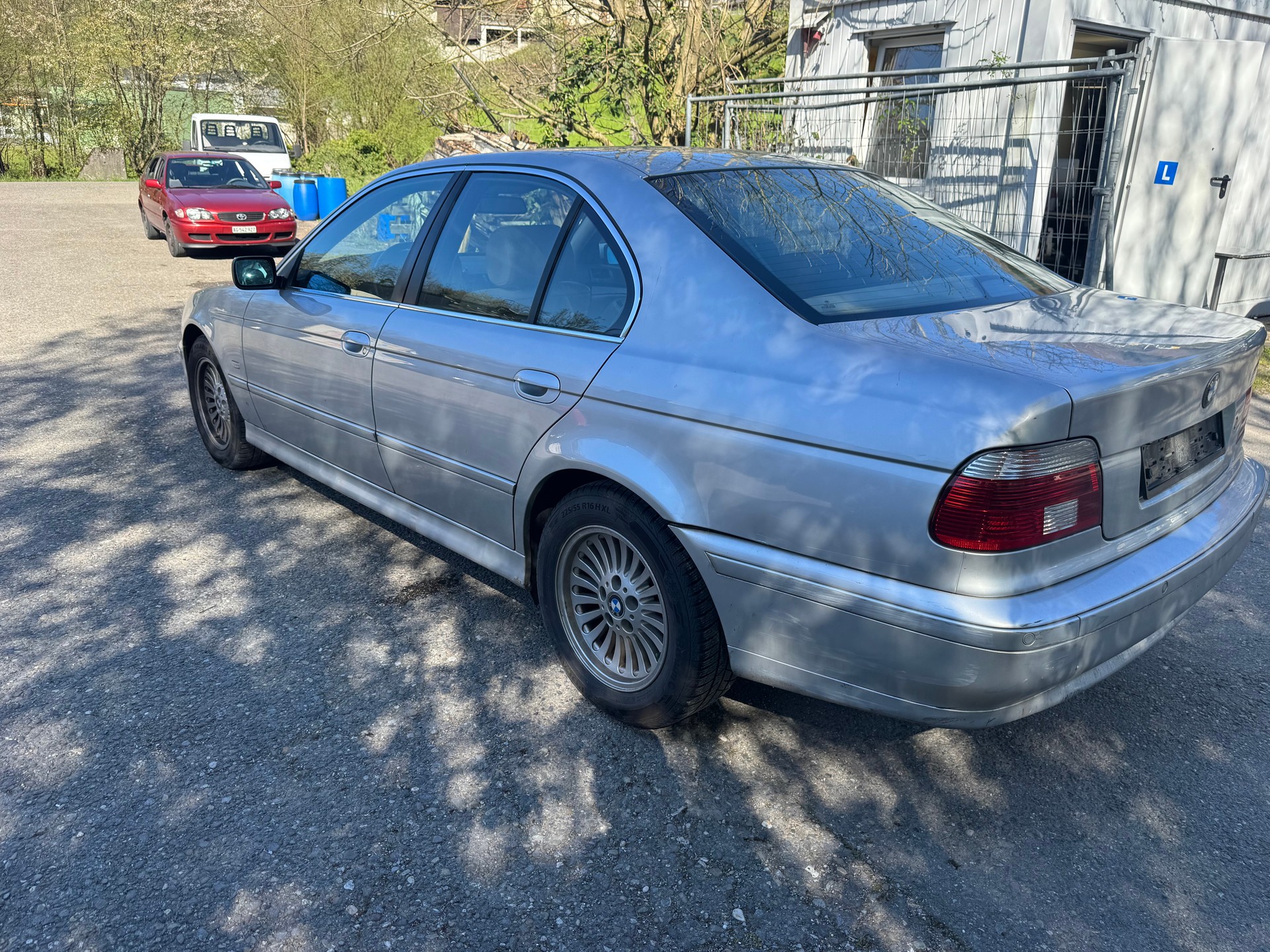 BMW 530i-image-6
