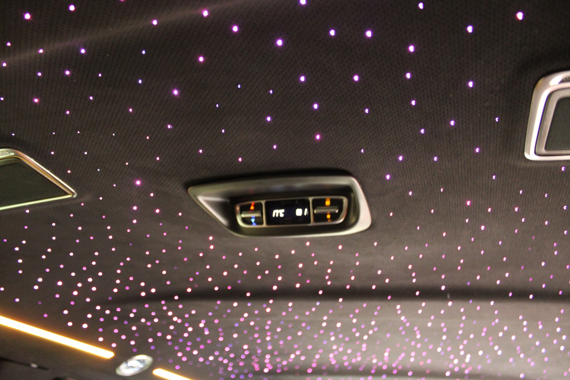 MERCEDES-BENZ V 300 d extralang Avantgarde 4Matic 9G-Tronic-image-9