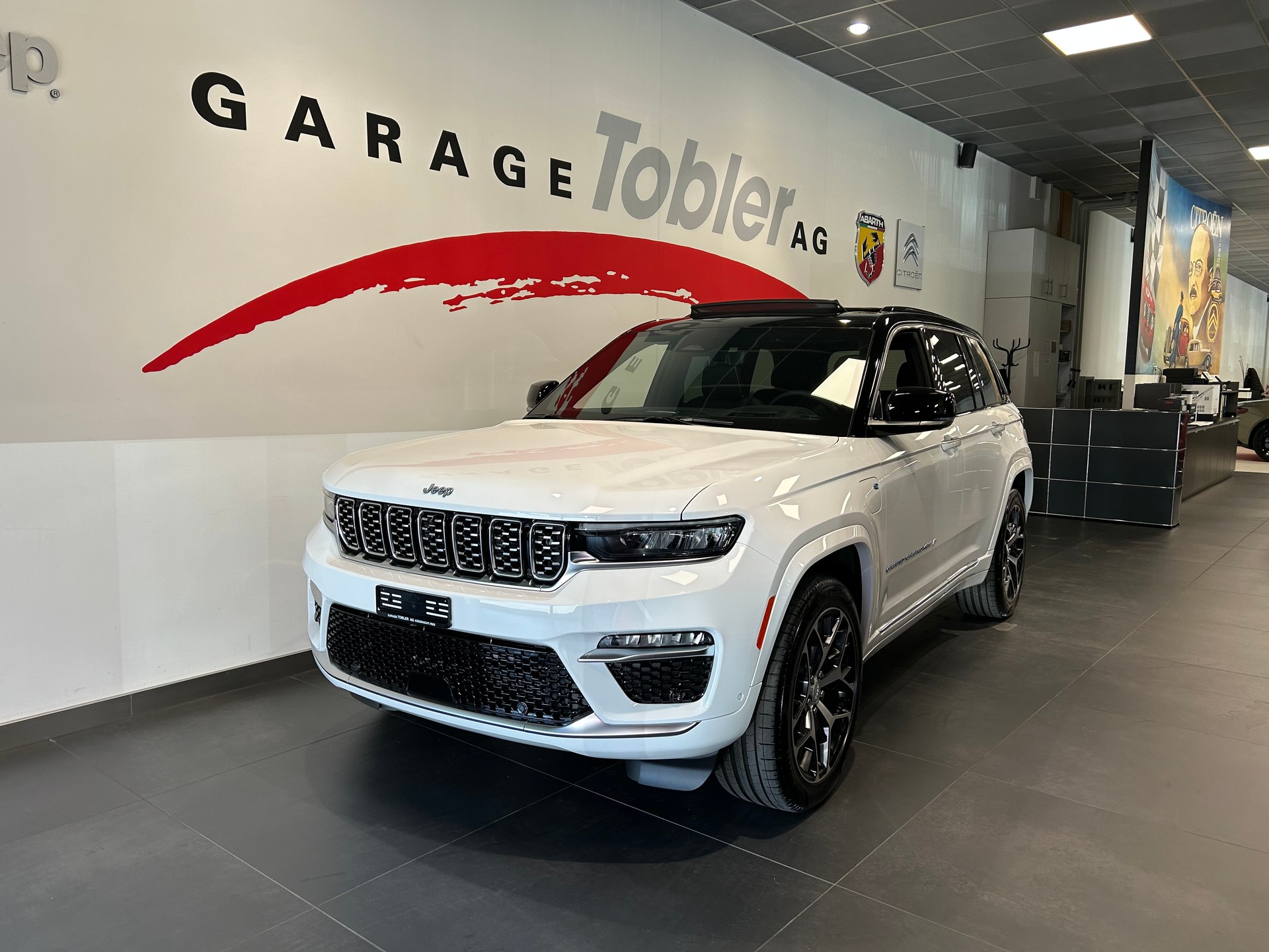 JEEP Grand Cherokee 2.0 Plug-in-Hybrid Summit Reserve 4xe-showroom-element-2