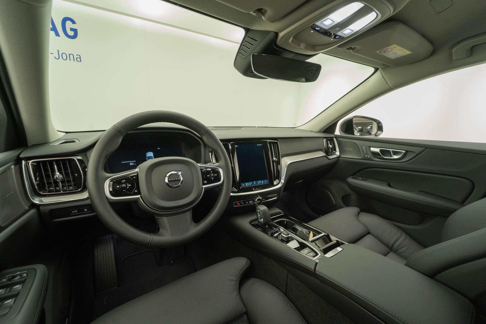 VOLVO V60 2.0 T6 TE Plus Dark eAWD-image-6