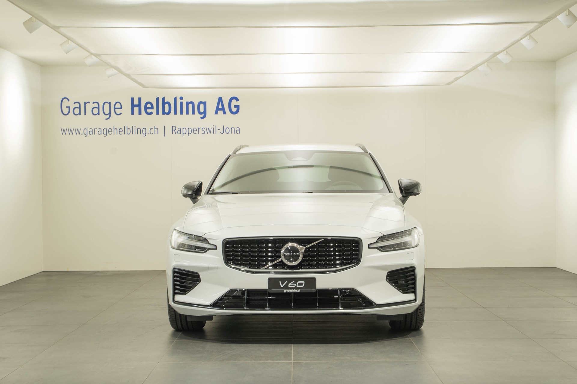 VOLVO V60 2.0 T6 TE Plus Dark eAWD-image-1