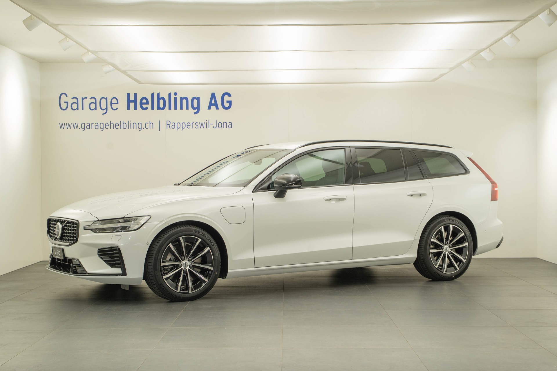 VOLVO V60 2.0 T6 TE Plus Dark eAWD-image-0