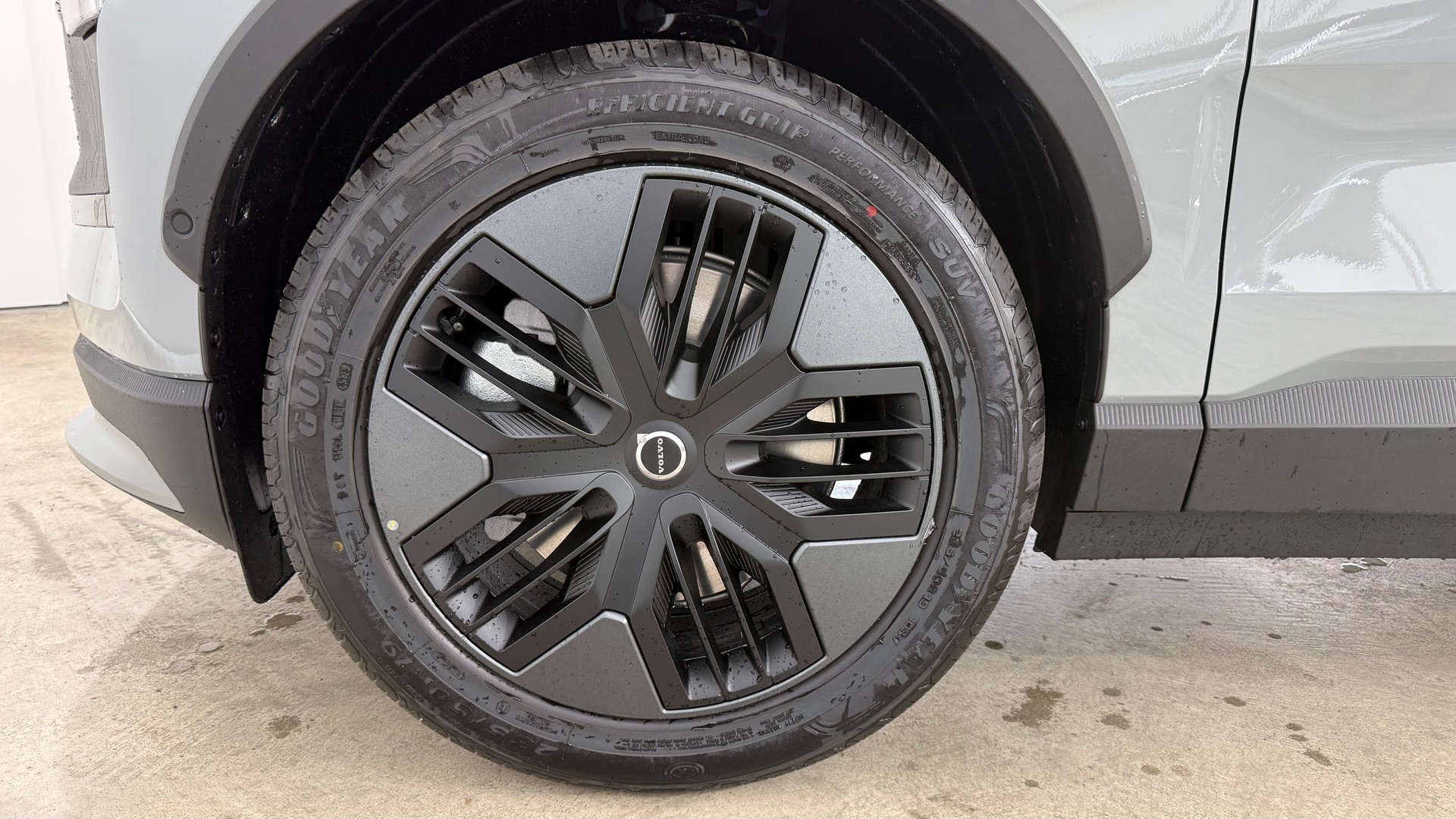 VOLVO EX 30 CC E60 Twin Performance A-image-7