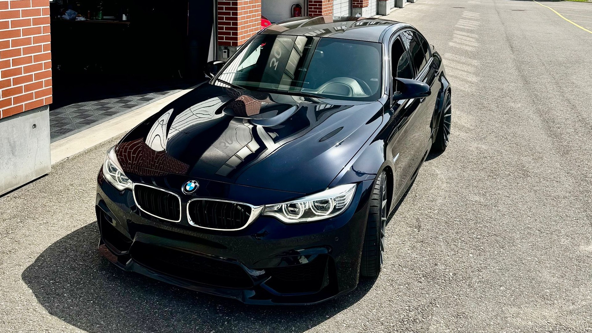 BMW M3 Drivelogic Akrapovic