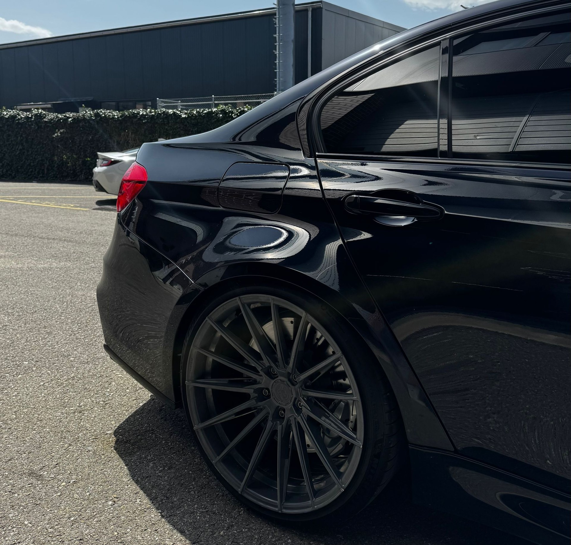 BMW M3 Drivelogic Akrapovic-showroom-element-1