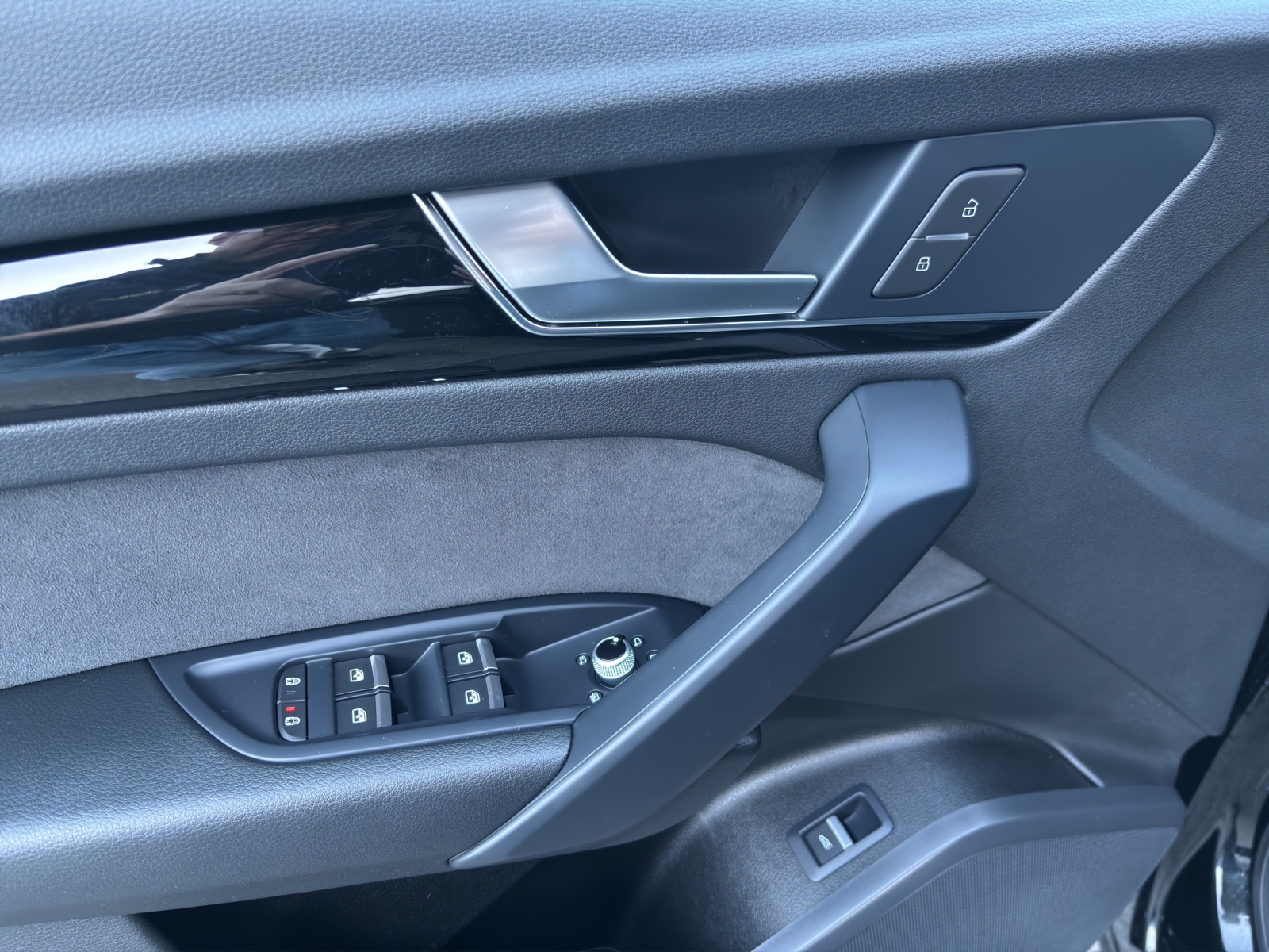 AUDI SQ5 TDI quattro tiptronic-image-10
