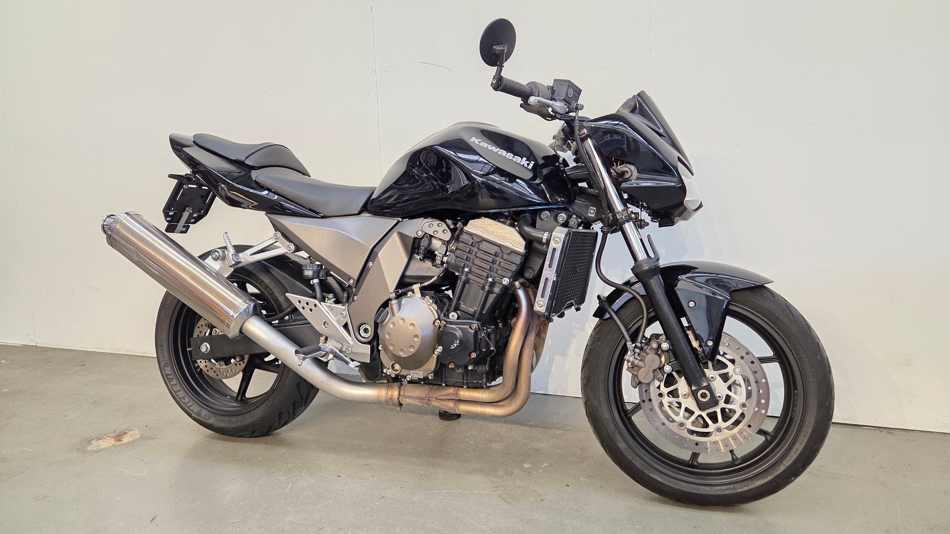 KAWASAKI Z 750 (25kW)-showroom-element-2