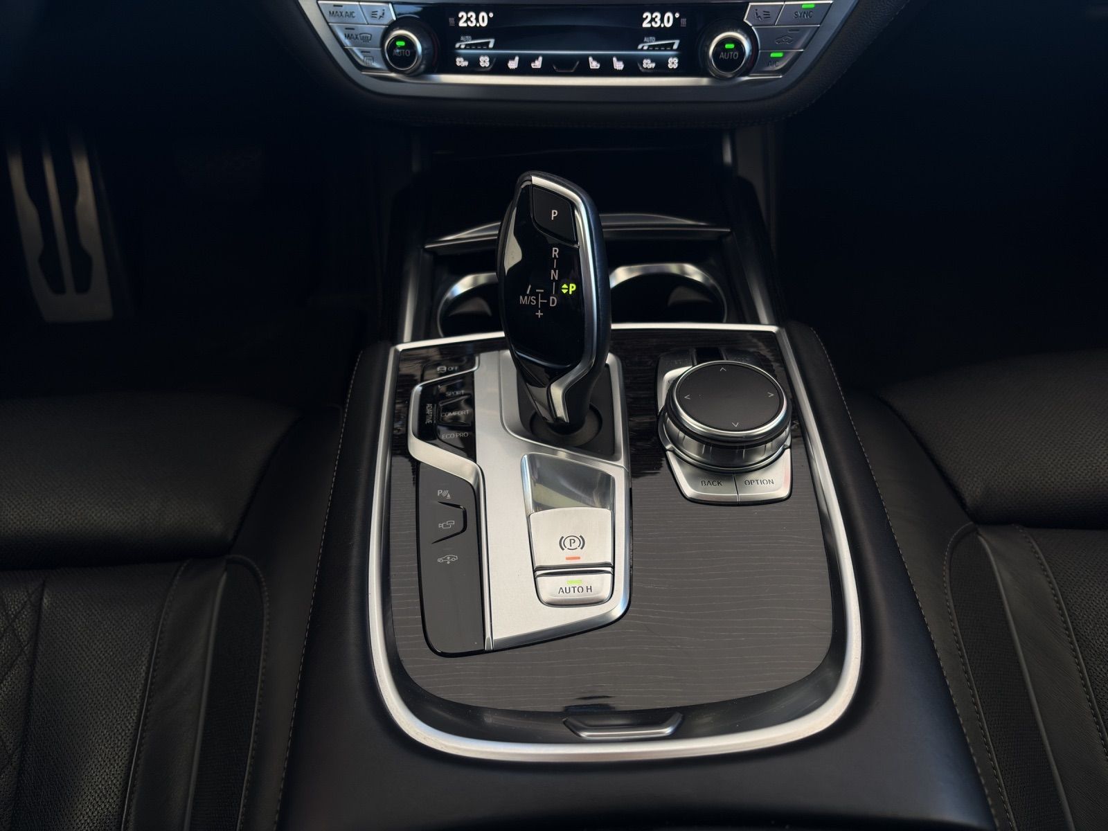 BMW 740 d xDrive Steptronic-image-13