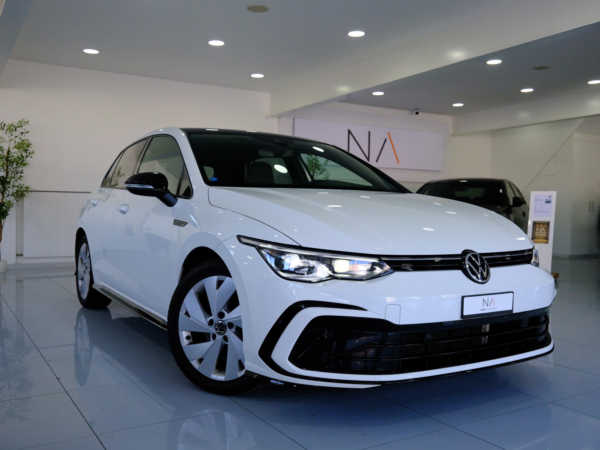 VW Golf 1.5 eTSI mHEV ACT R-Line DSG-image-0