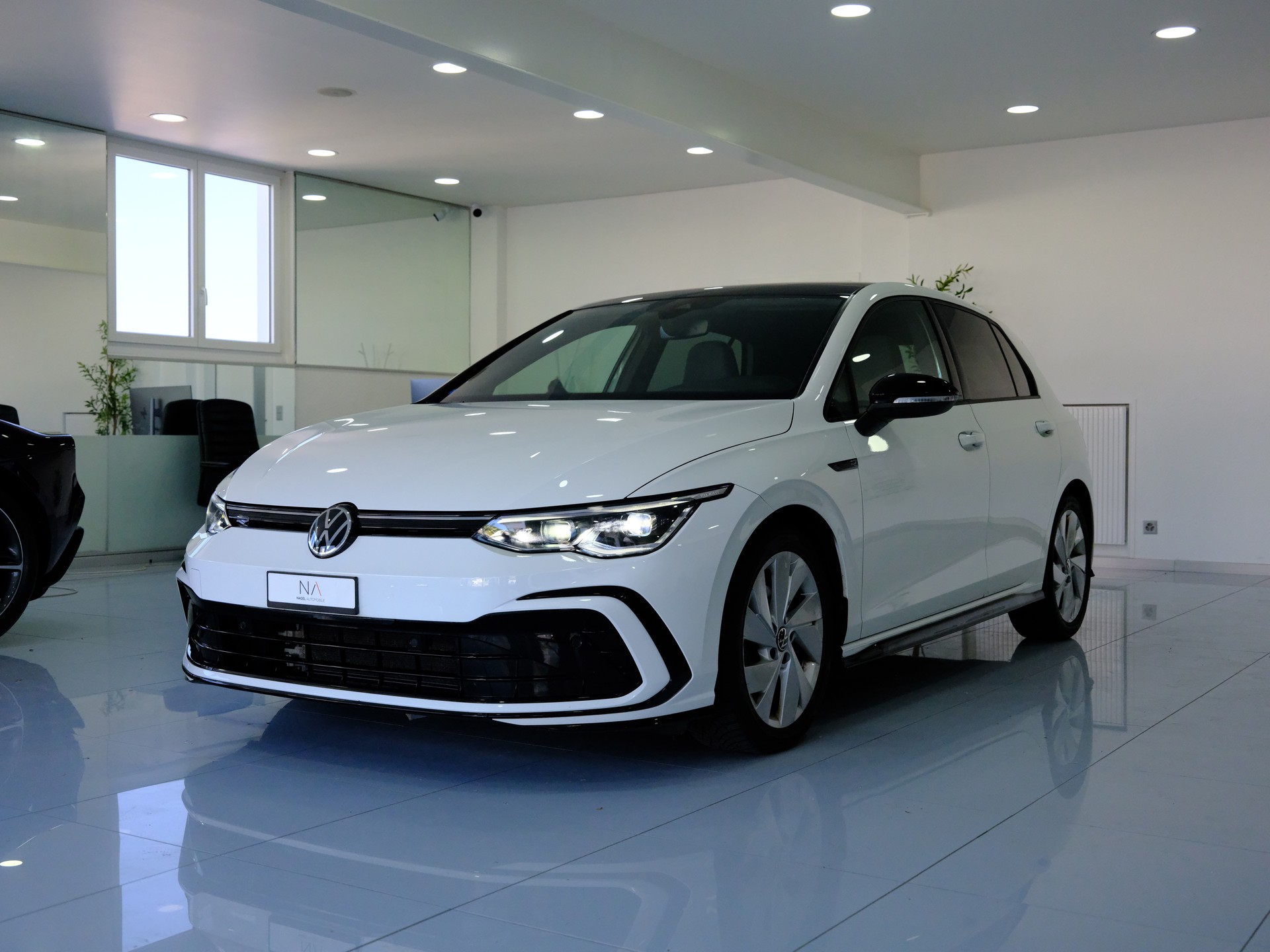 VW Golf 1.5 eTSI mHEV ACT R-Line DSG-image-3