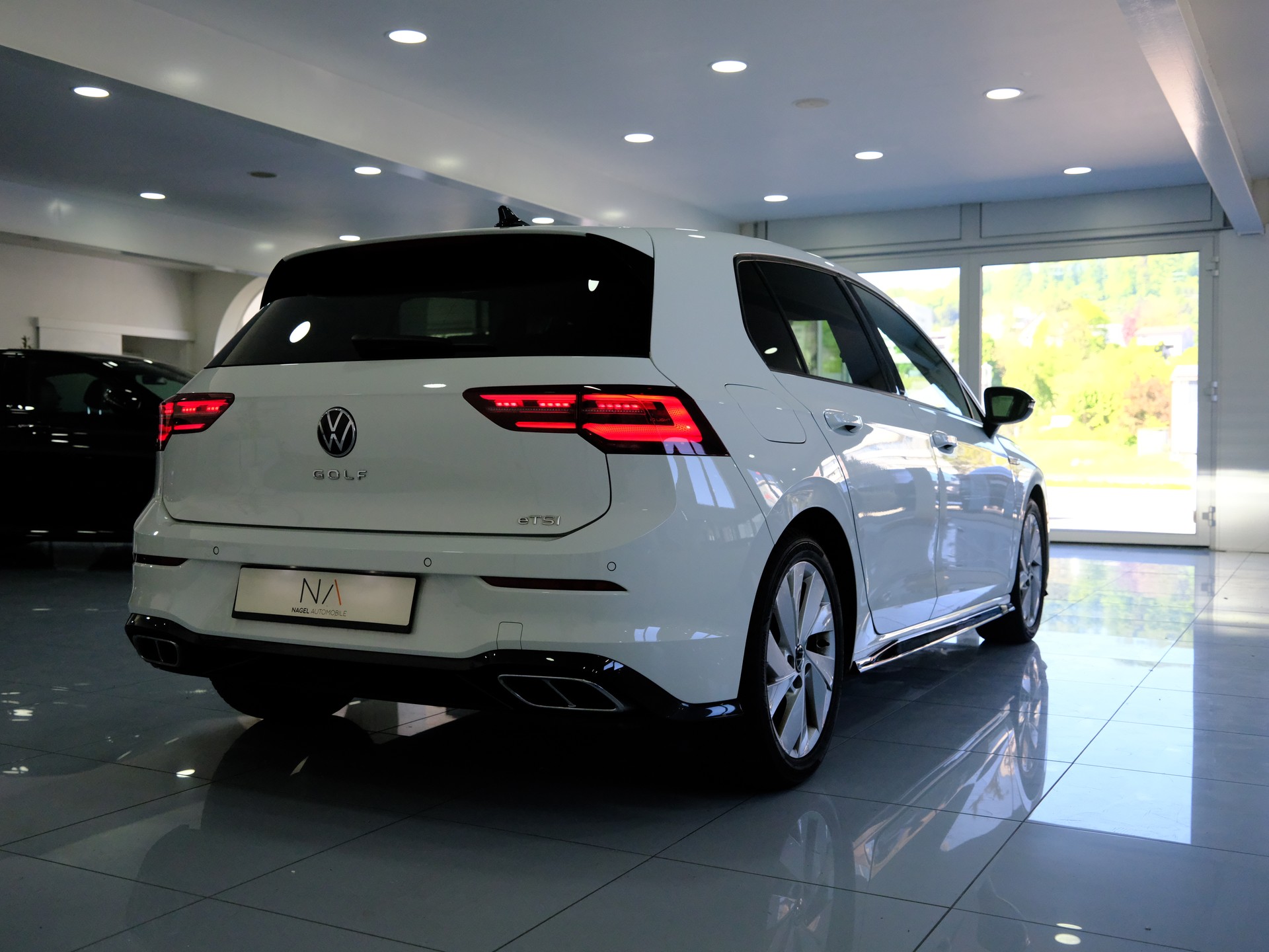 VW Golf 1.5 eTSI mHEV ACT R-Line DSG-image-6