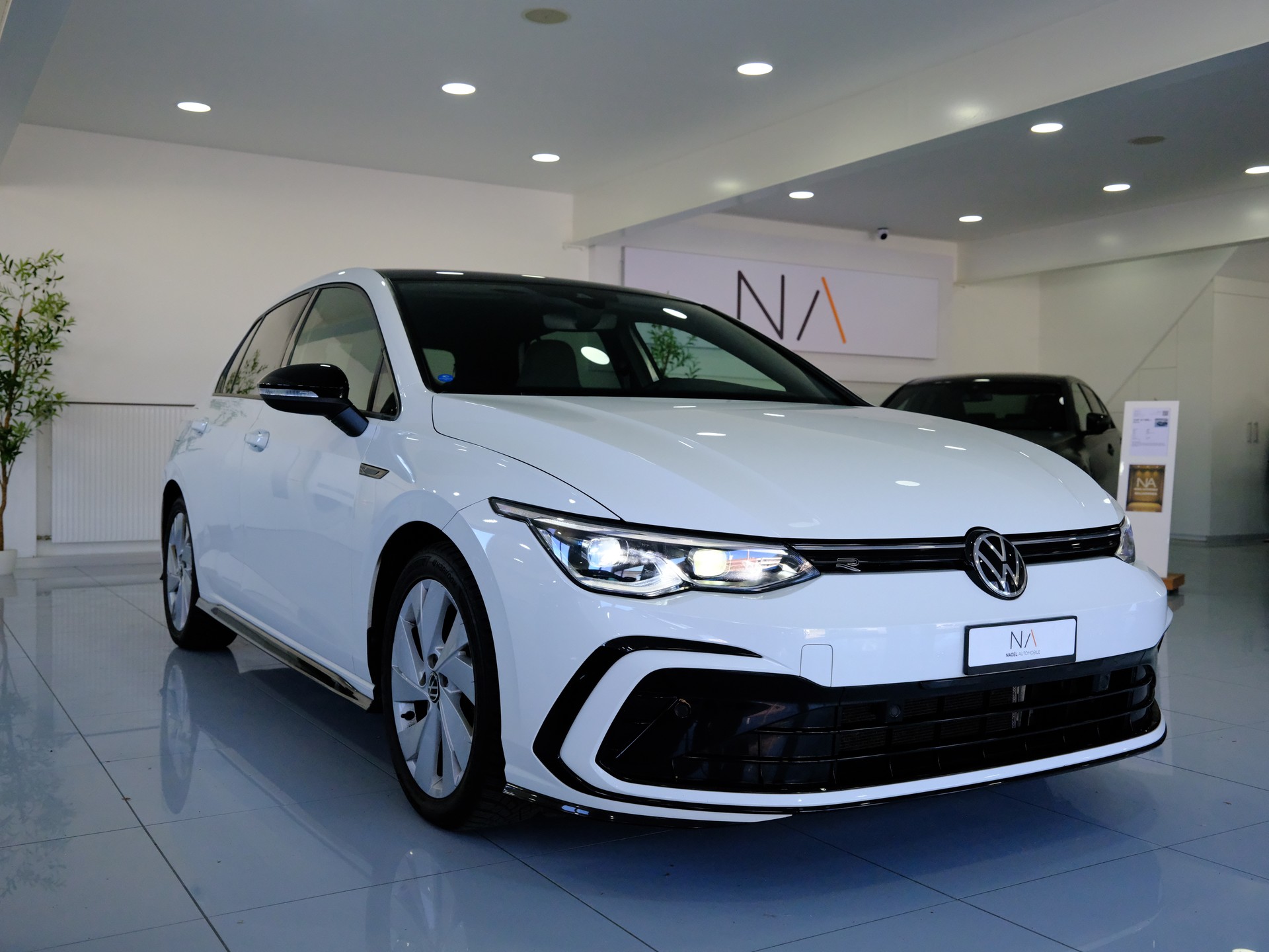 VW Golf 1.5 eTSI mHEV ACT R-Line DSG-image-1
