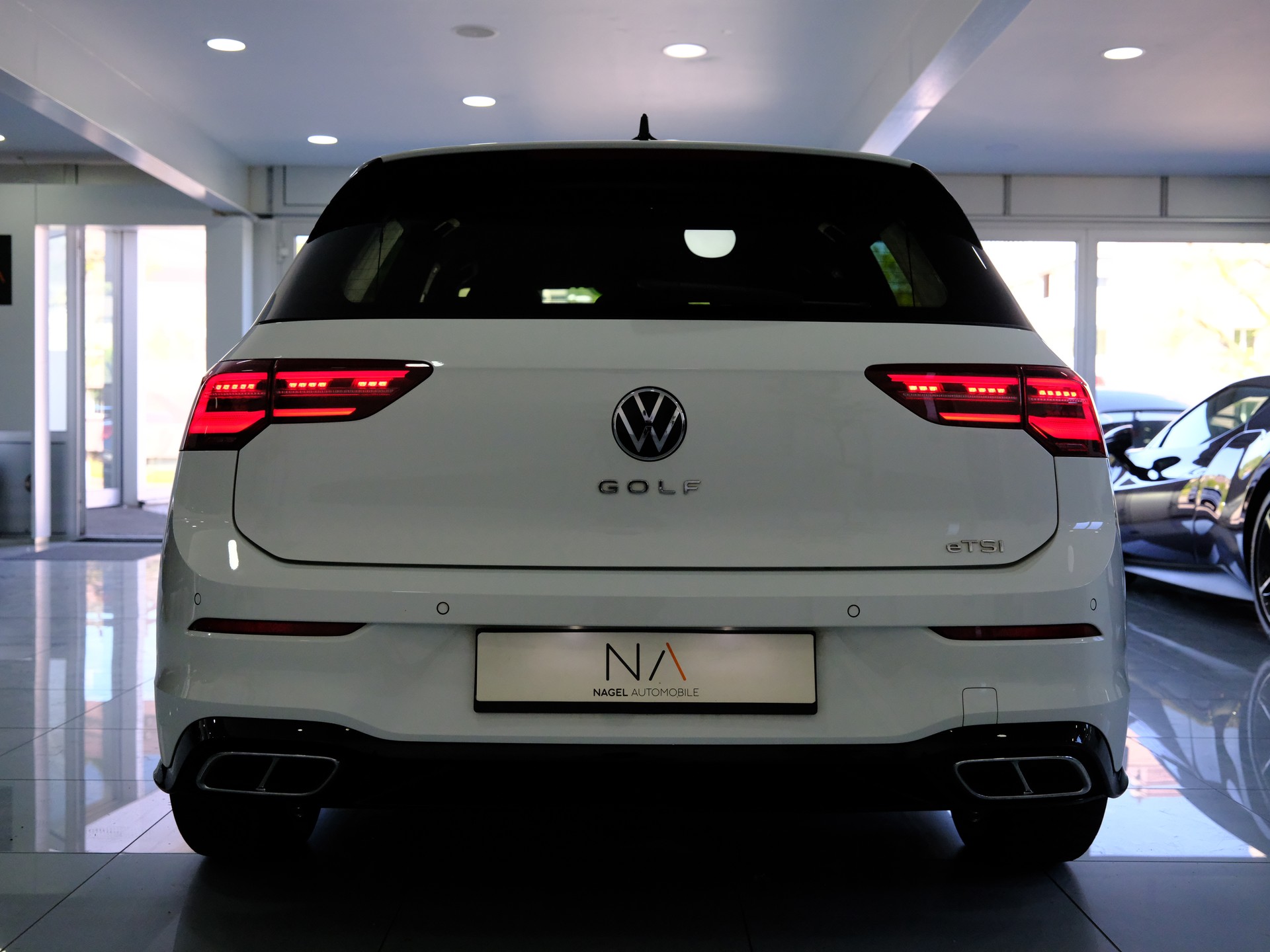 VW Golf 1.5 eTSI mHEV ACT R-Line DSG-image-5