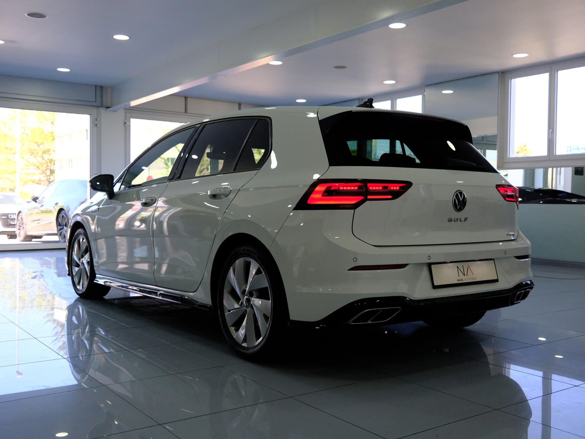VW Golf 1.5 eTSI mHEV ACT R-Line DSG-image-4