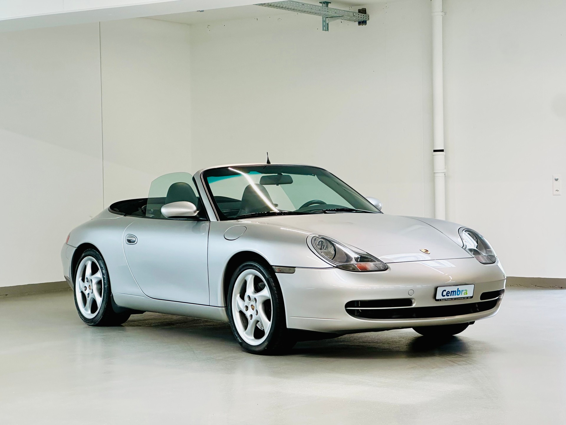PORSCHE 911 Carrera 4 Cabrio-image-2