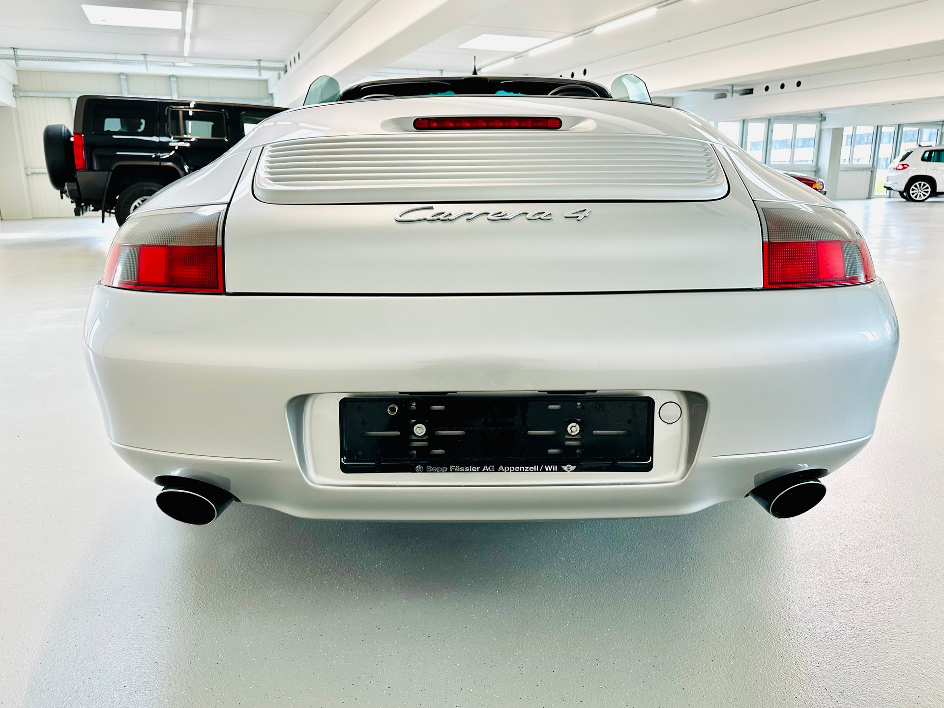 PORSCHE 911 Carrera 4 Cabrio-image-5