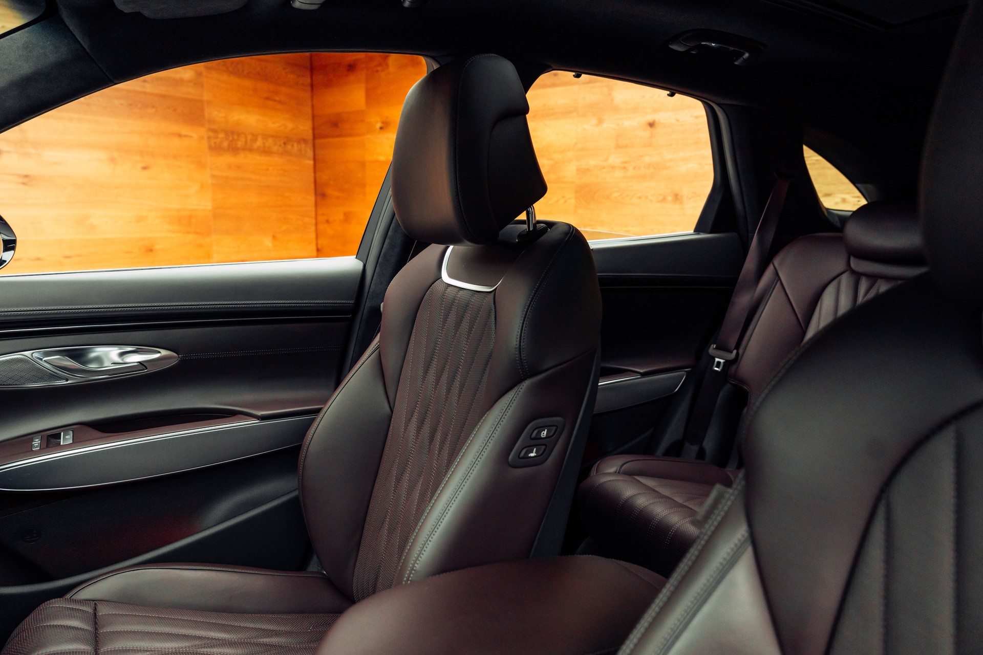 GENESIS GV70 2.5 TGDI Luxury AT8 AWD-image-6