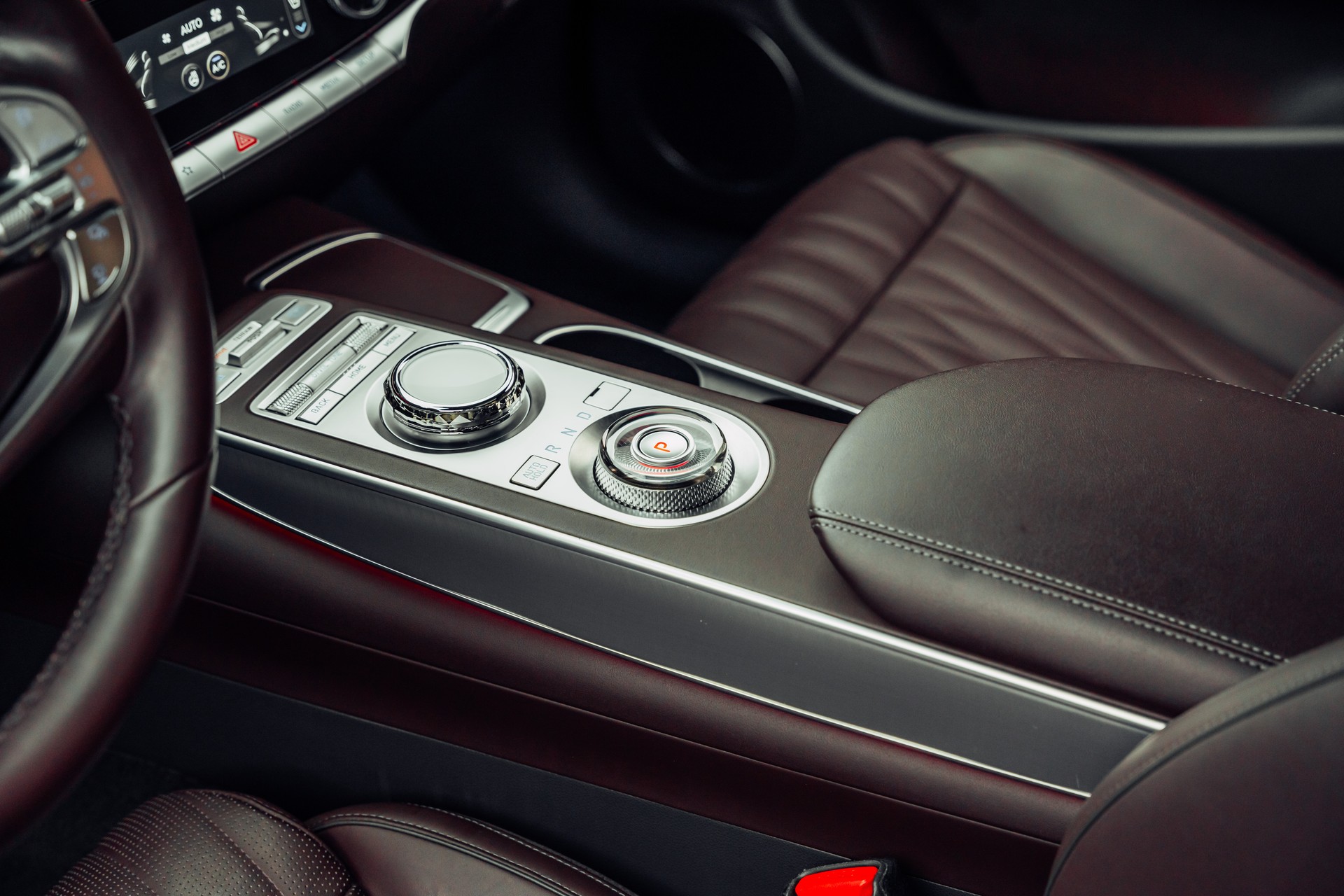 GENESIS GV70 2.5 TGDI Luxury AT8 AWD-image-11