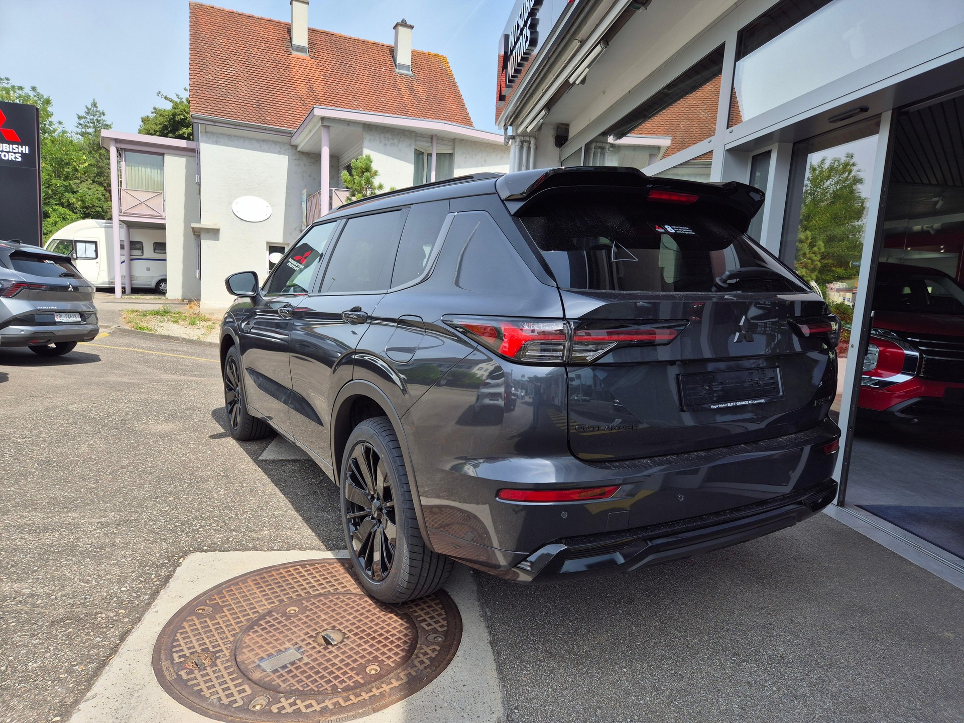 MITSUBISHI Outlander 2.4 PHEV Sport 4x4-showroom-element-3
