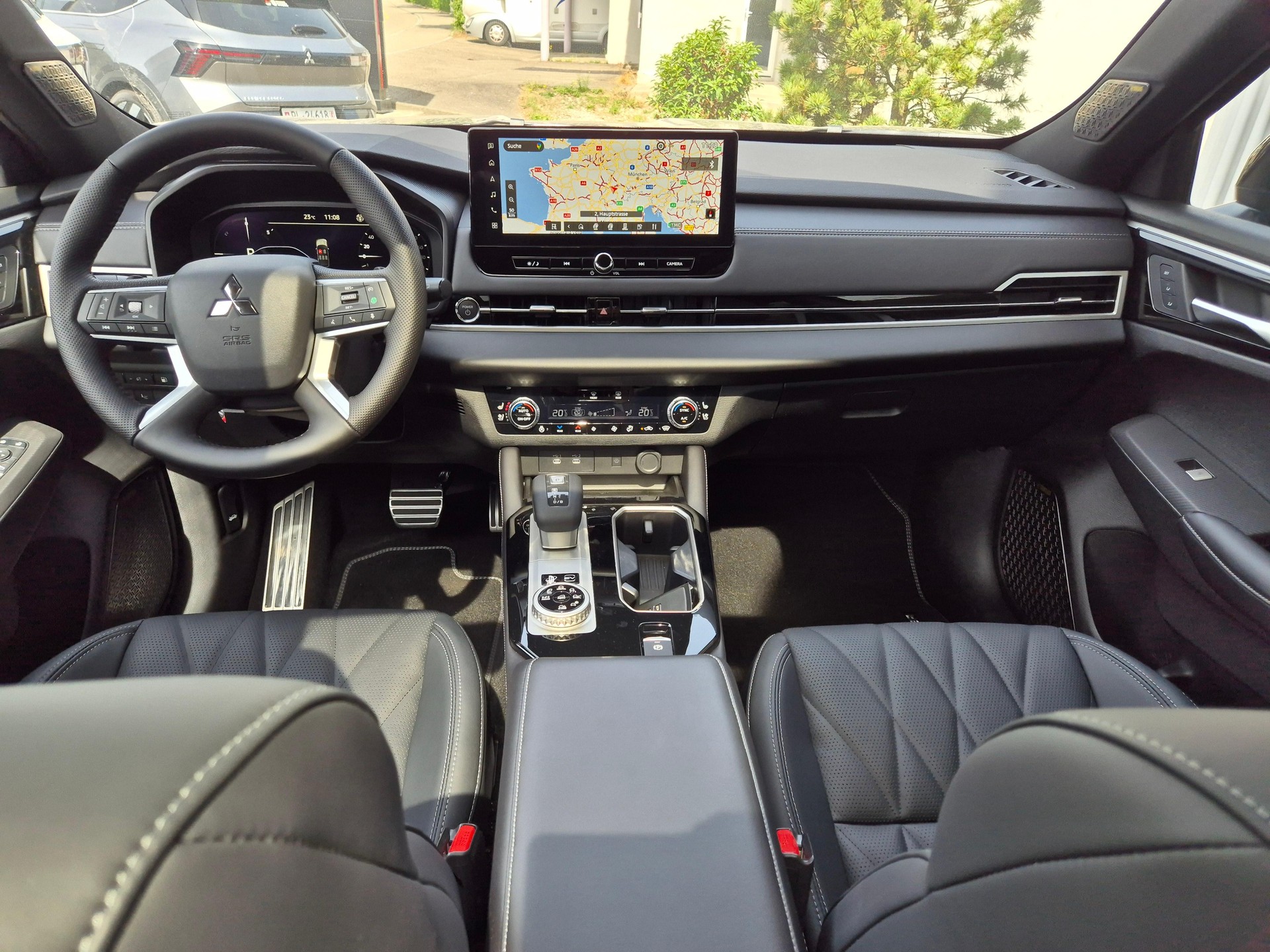 MITSUBISHI Outlander 2.4 PHEV Sport 4x4-image-6