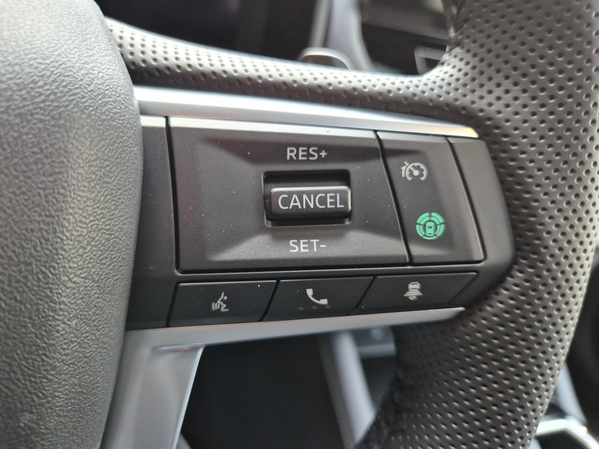 MITSUBISHI Outlander 2.4 PHEV Sport 4x4-image-10