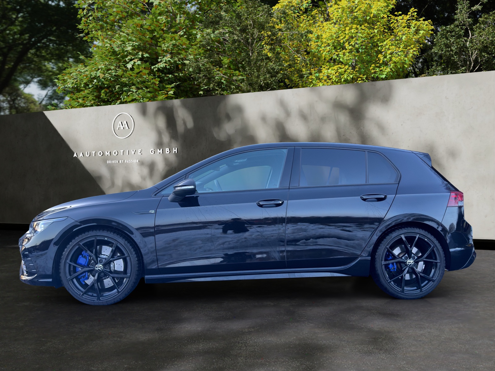 VW Golf 2.0 TSI R DSG 4Motion-image-2