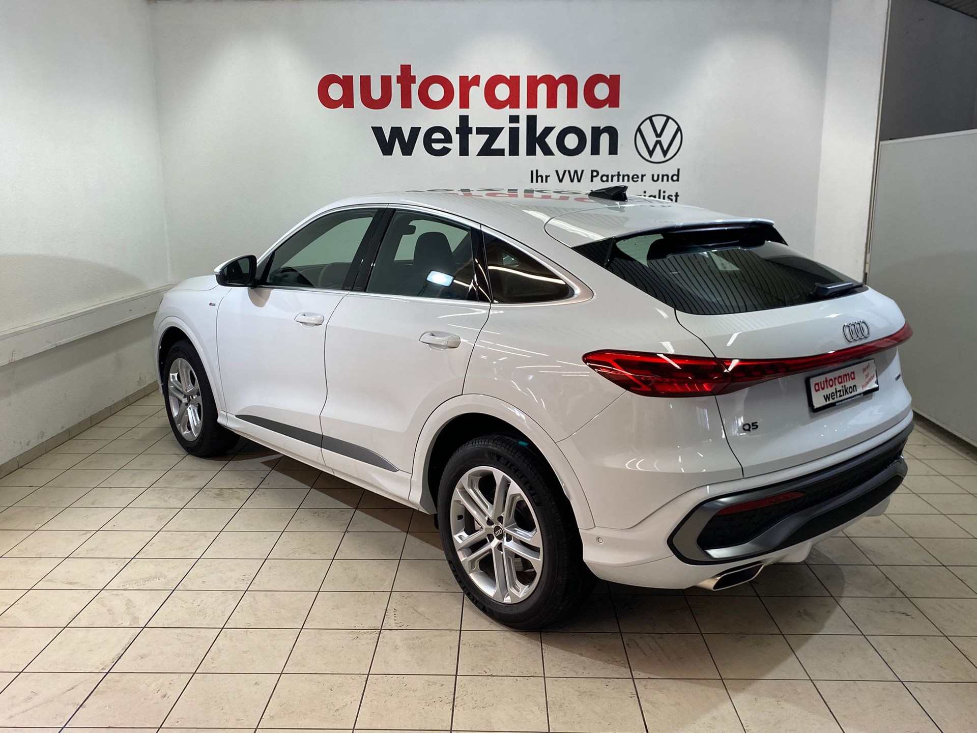 AUDI Q5 Sportback S-Line TFSI quattro 150 kW S-tronic-image-2