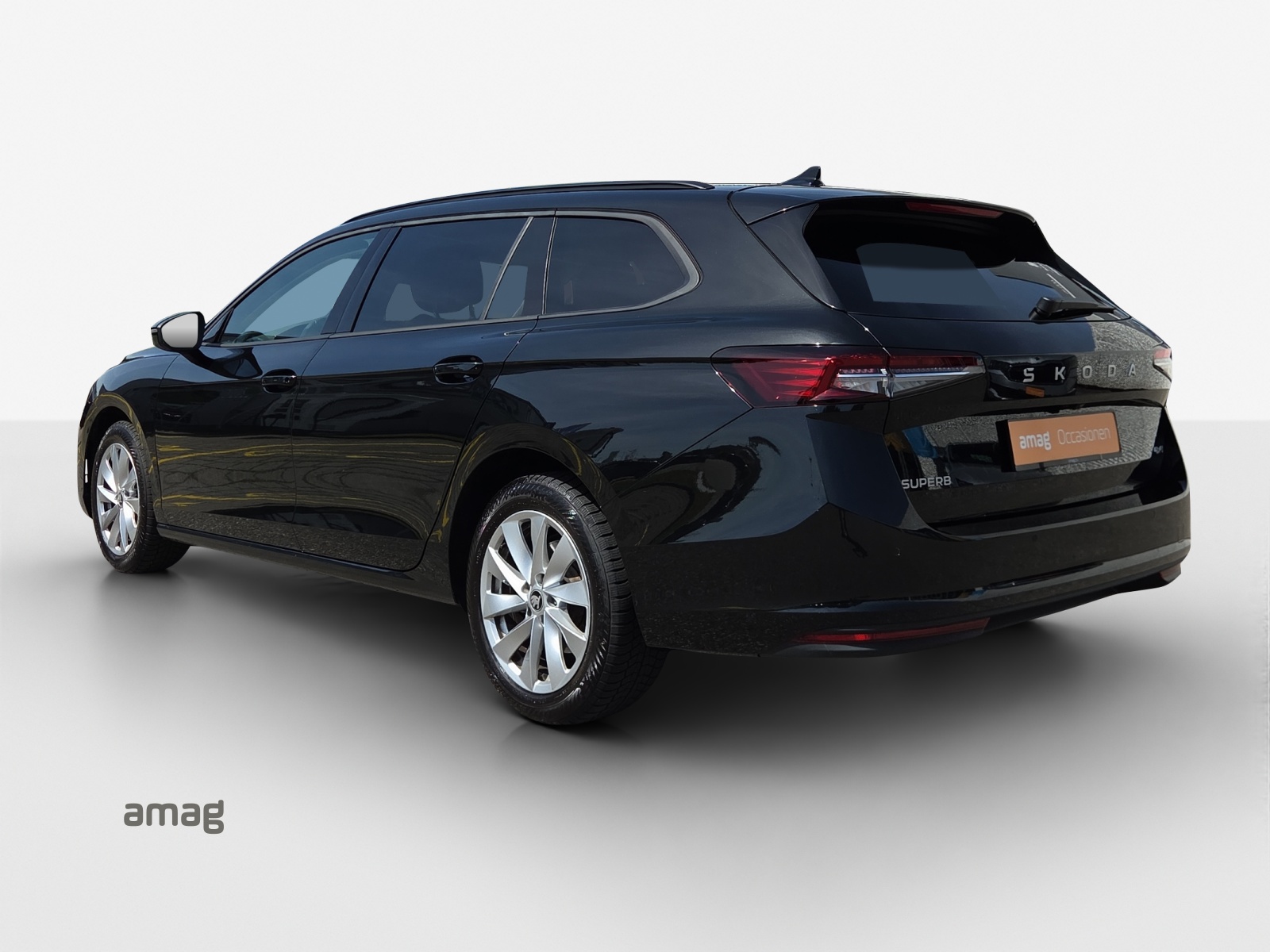 SKODA Superb Combi 2.0 TDi Selection 4x4 DSG-image-2