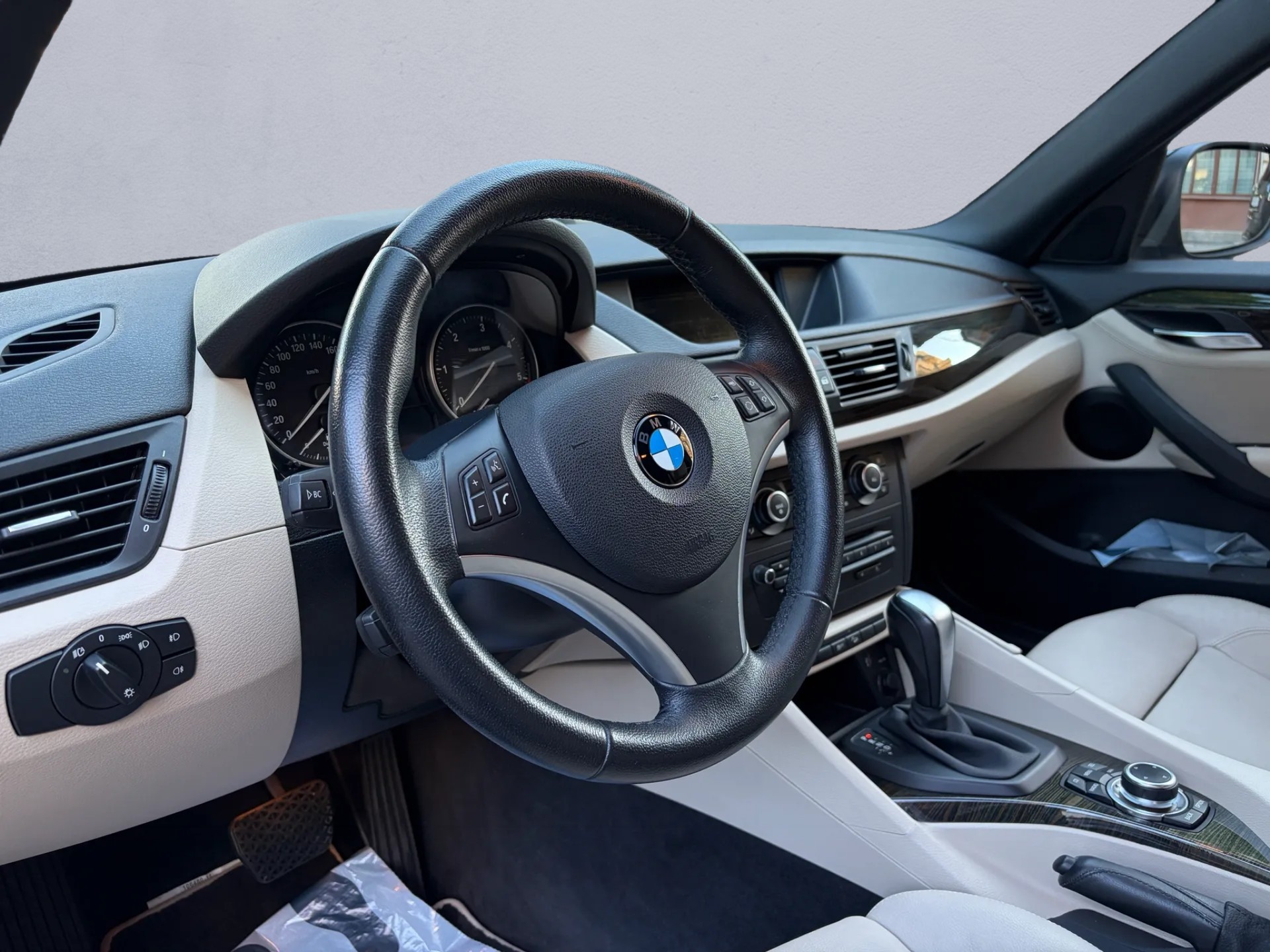 BMW X1 xDrive 18d Steptronic-image-9