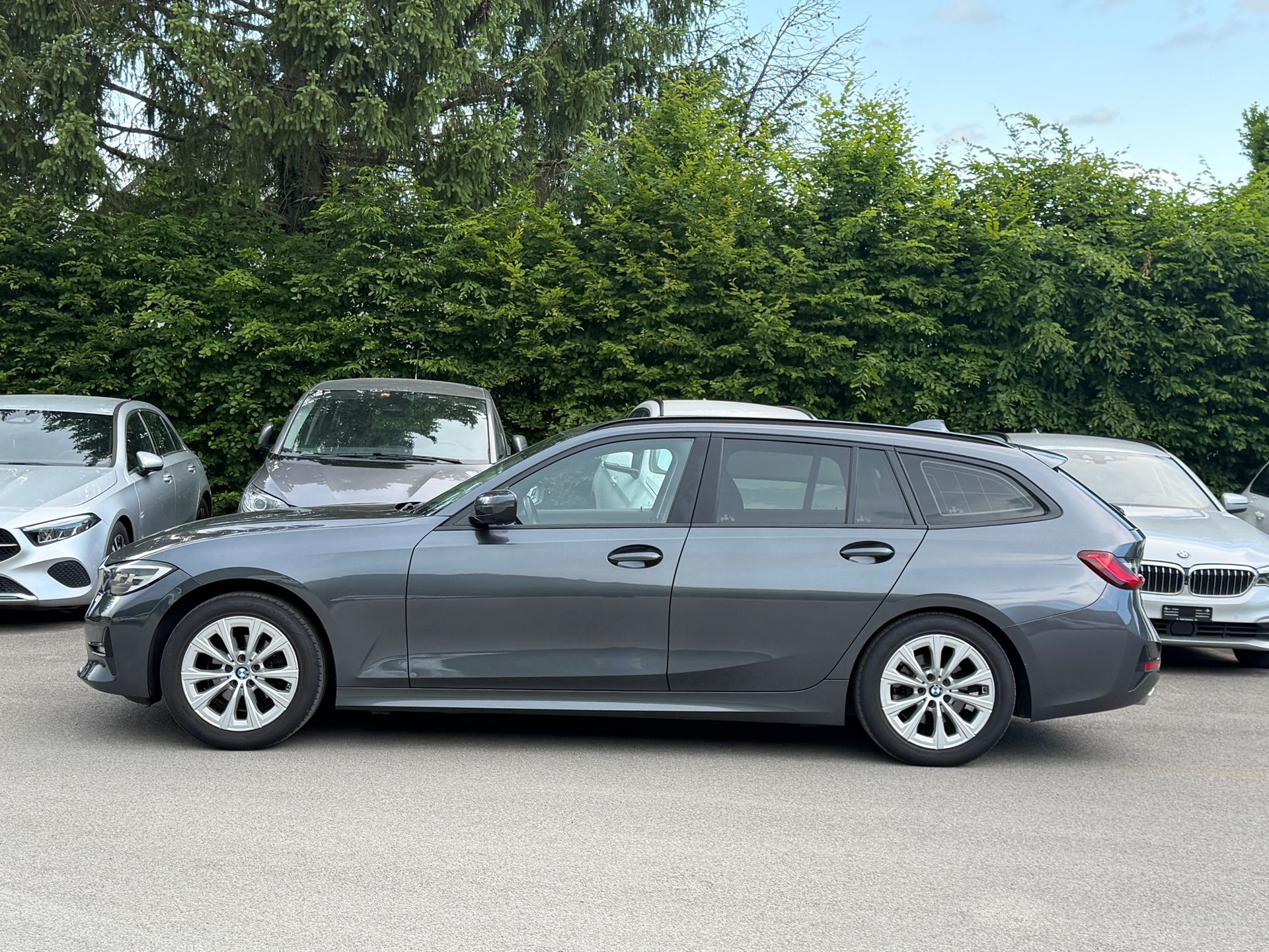 BMW 318d Touring-image-3