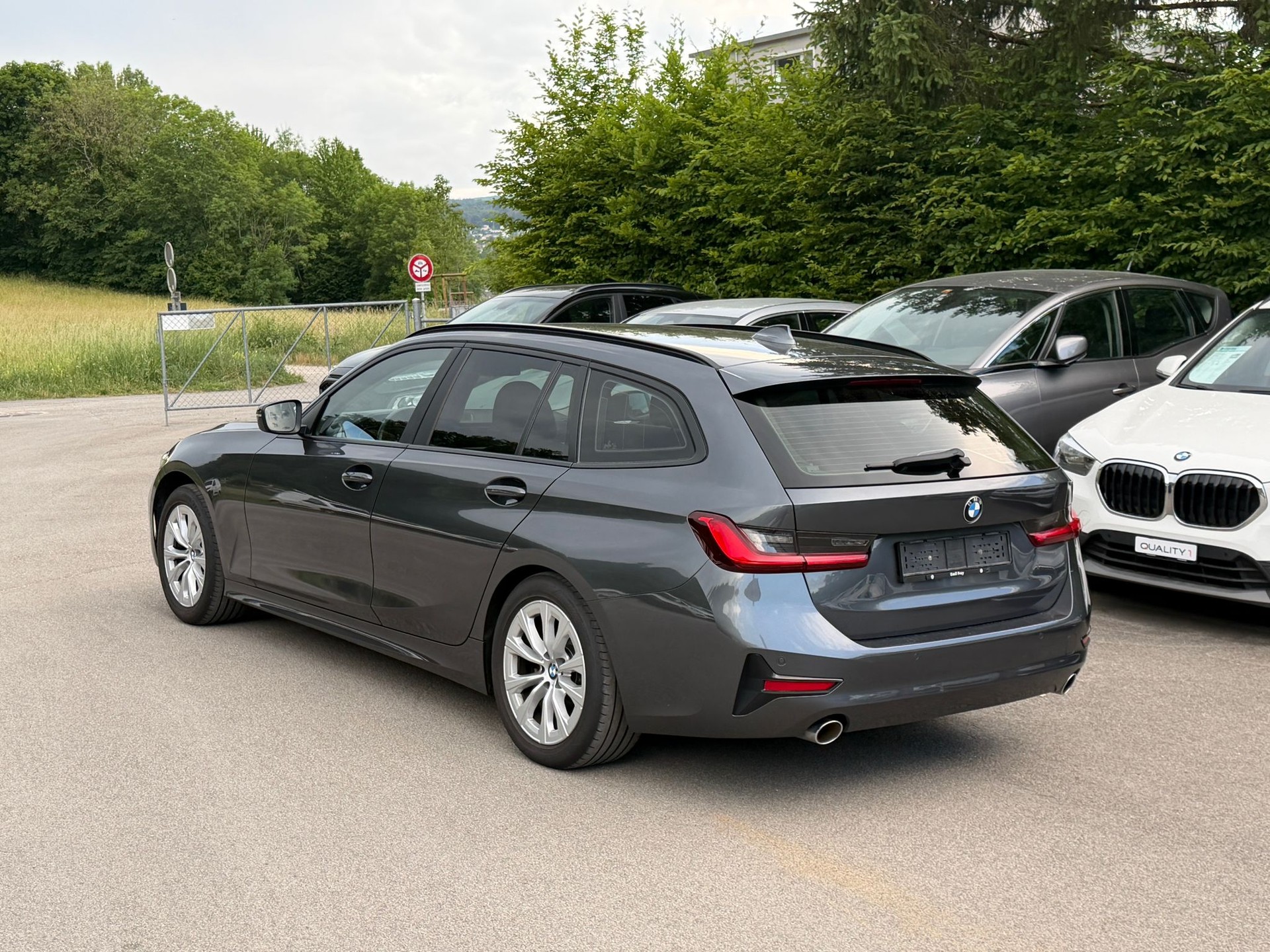 BMW 318d Touring-image-4