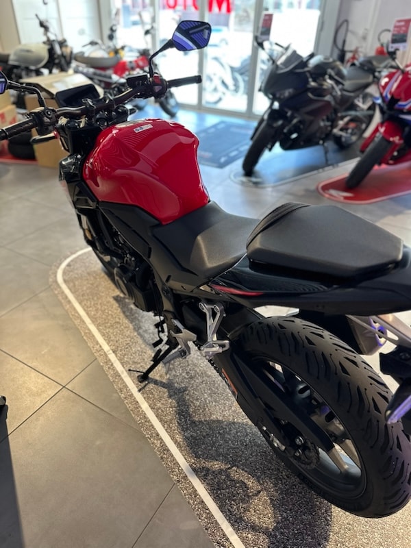 HONDA CB 500 Hornet-showroom-element-2