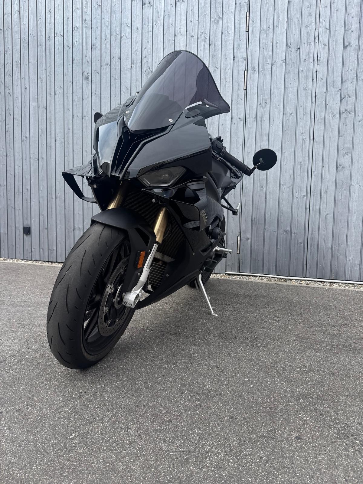 BMW S 1000 RR-showroom-element-2