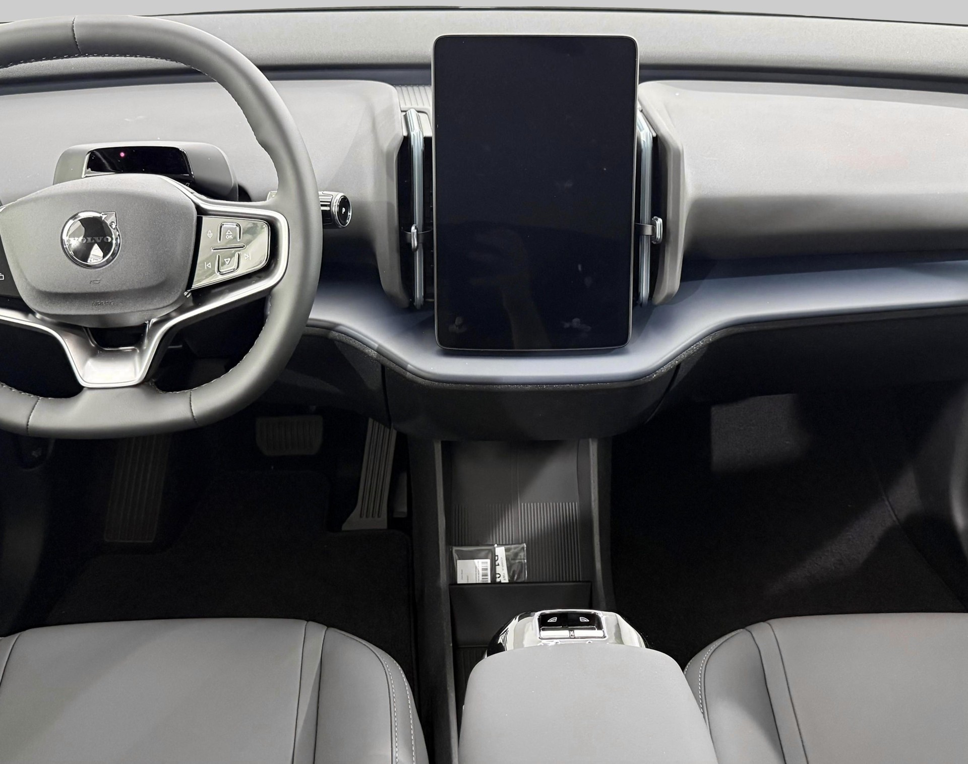 VOLVO EX 30 E60 Twin Ultra Performanc-image-4