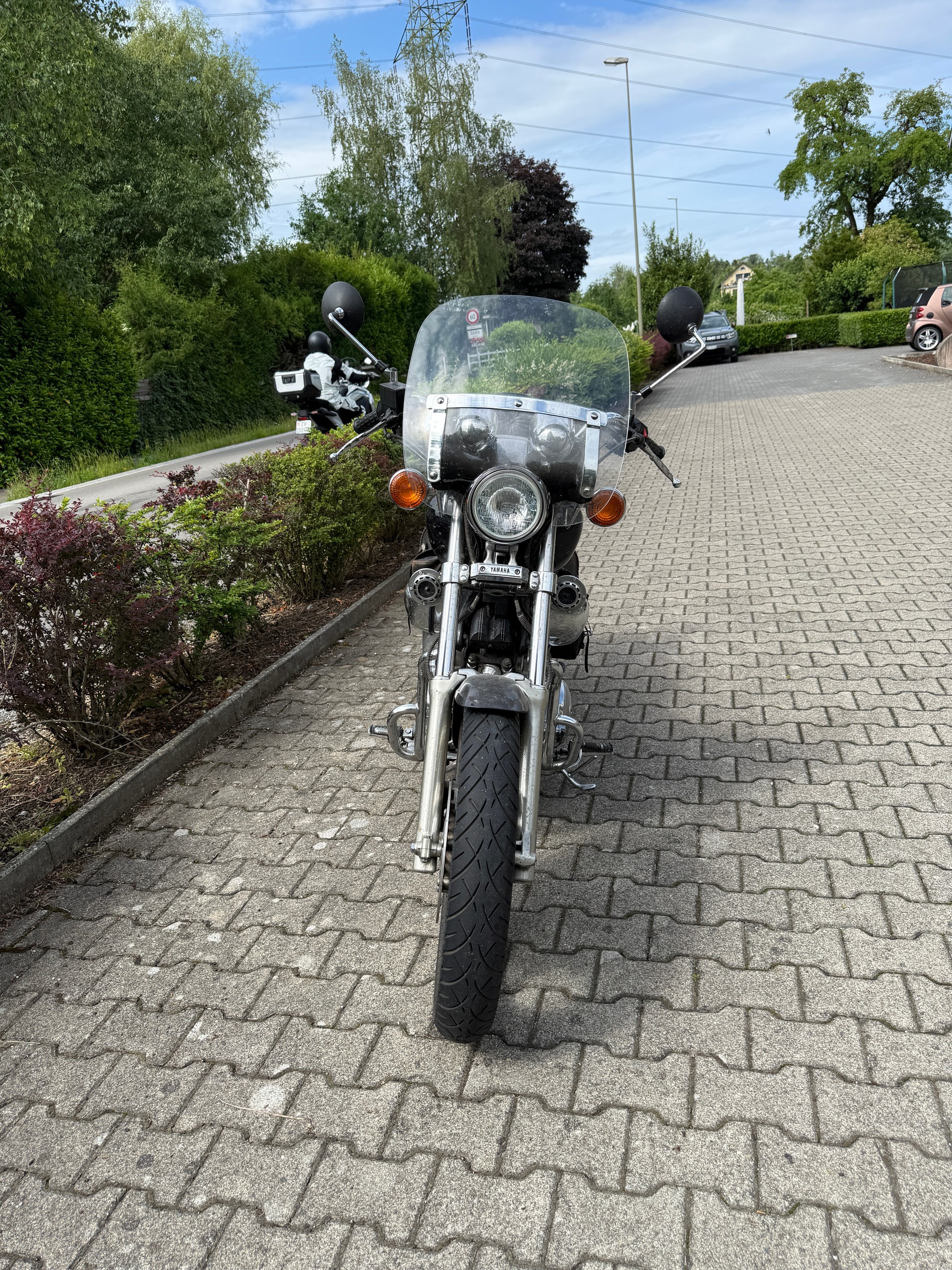 YAMAHA XV 1100 Virago-image-1