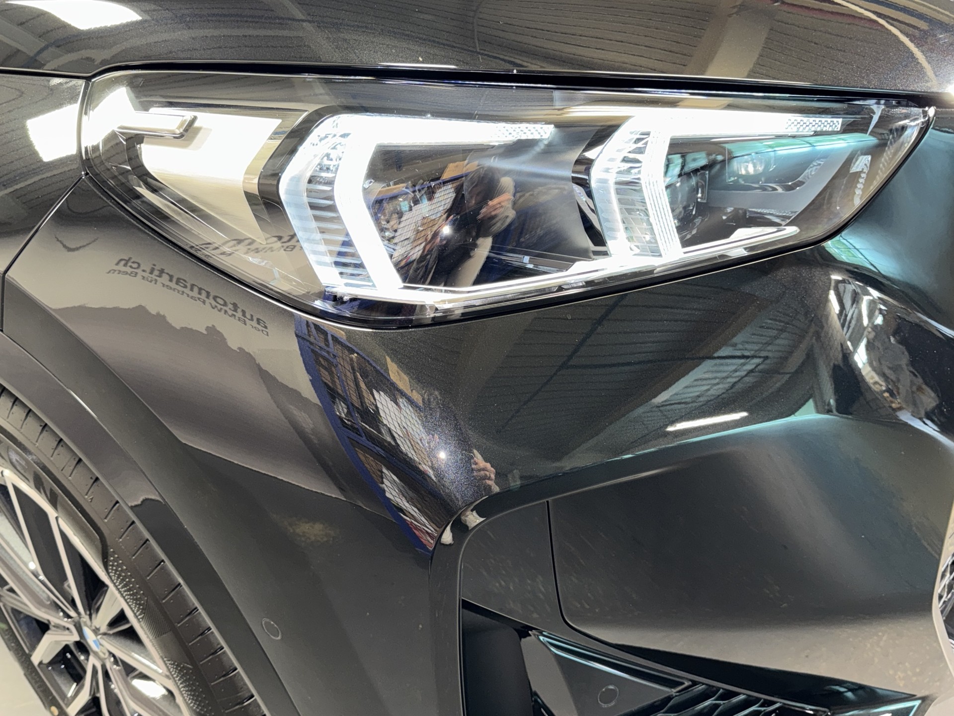BMW iX1 30 xDrive-image-6