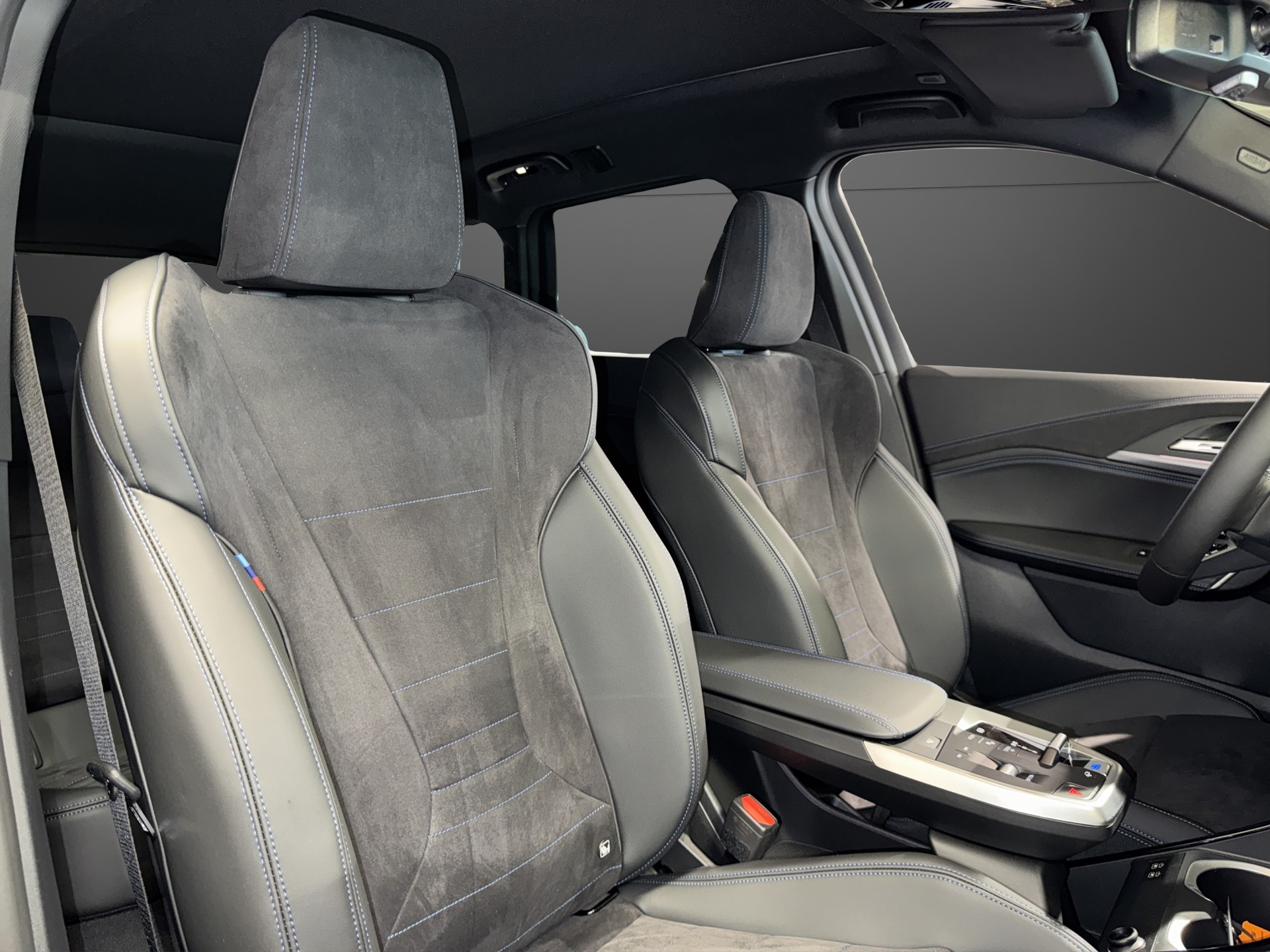 BMW iX1 30 xDrive-image-17