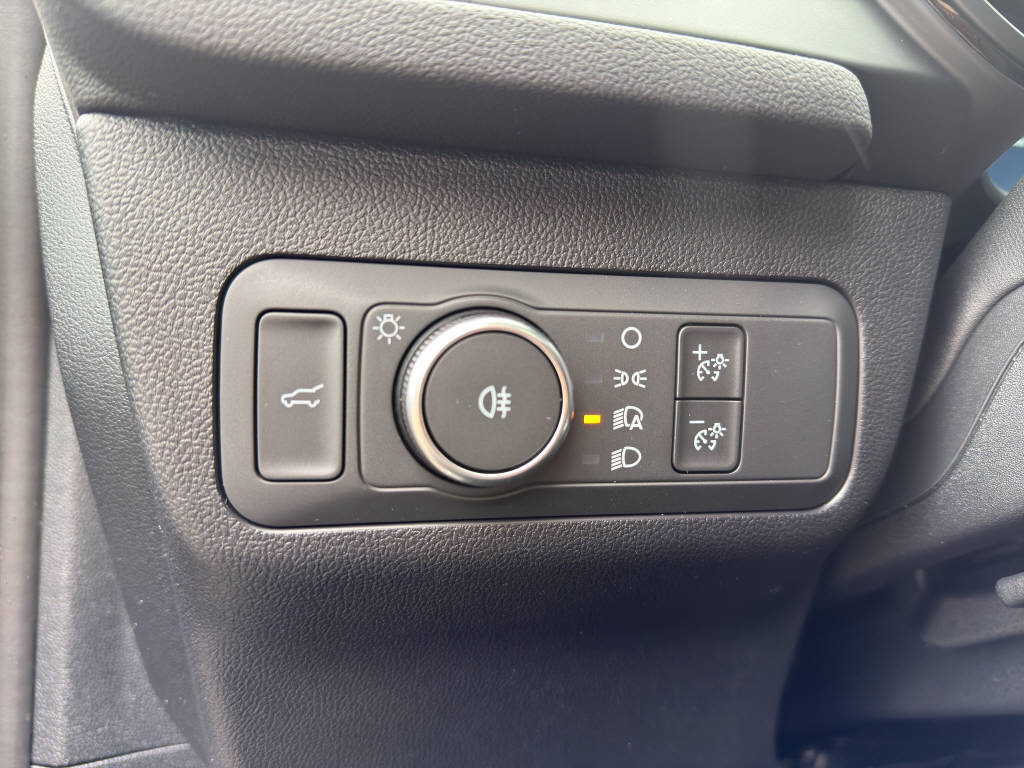 FORD Kuga 2.5 Hybrid Black Edition 4x4-image-12