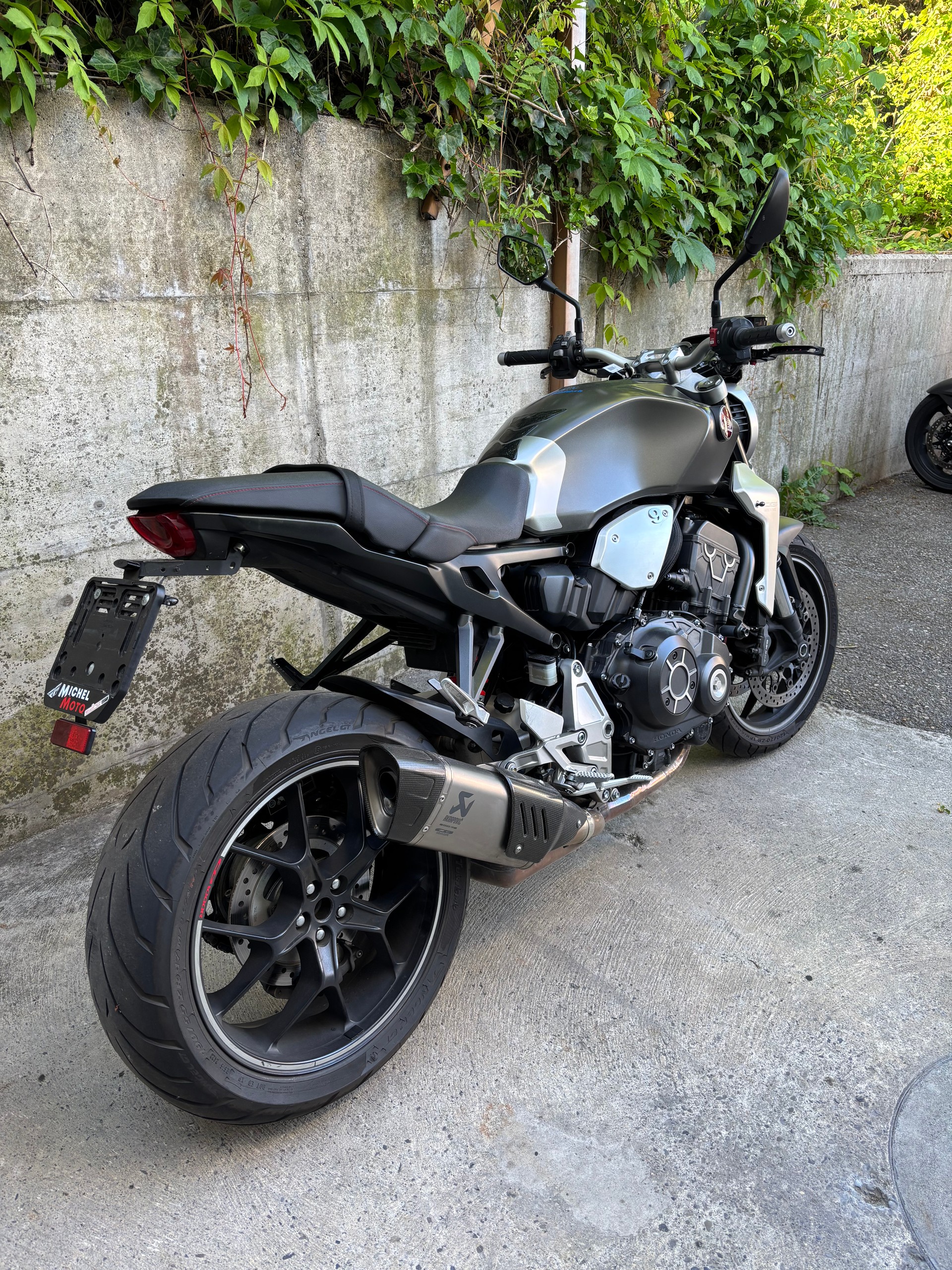HONDA CB 1000 R ABS-image-4