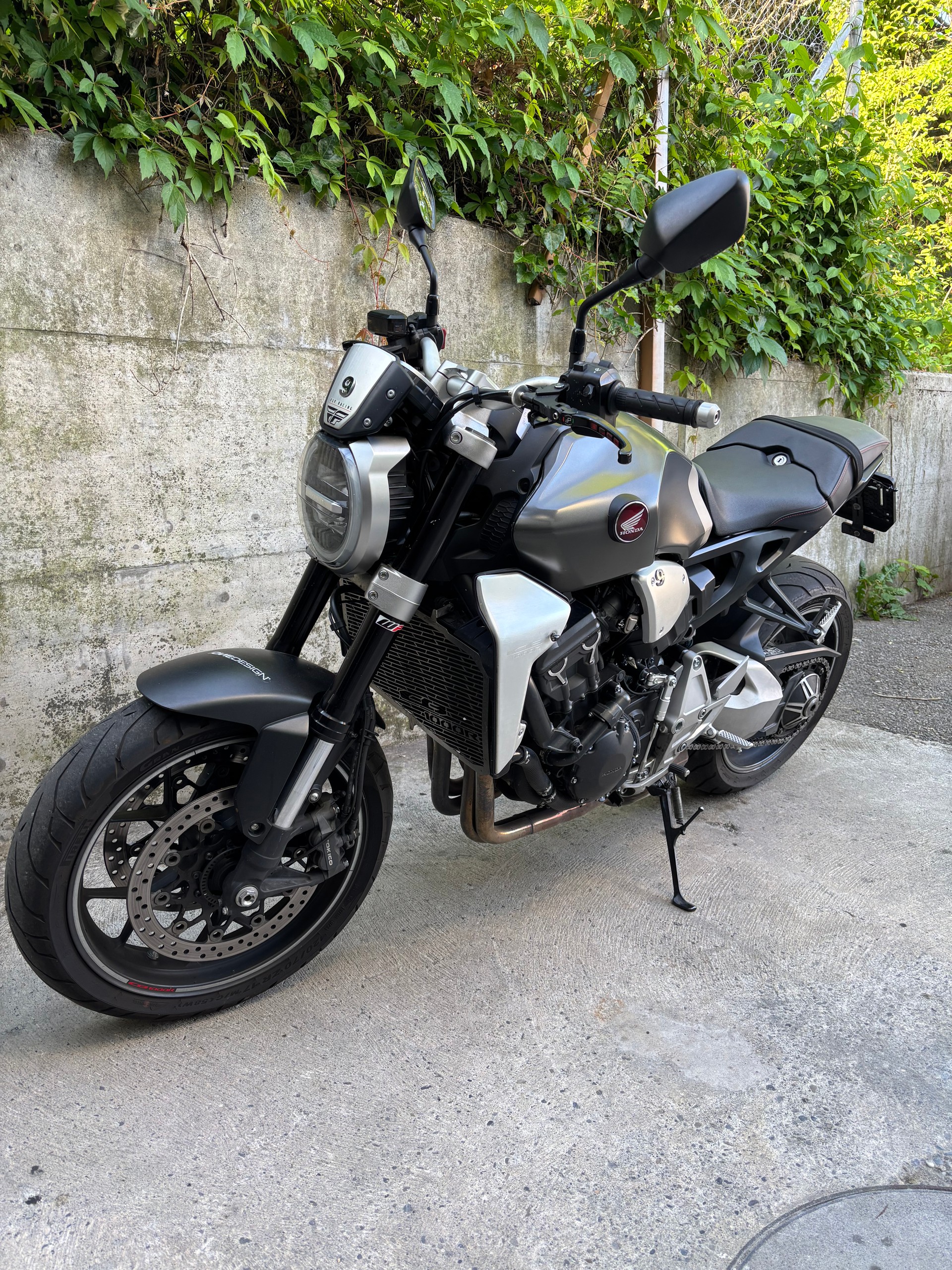 HONDA CB 1000 R ABS-image-3