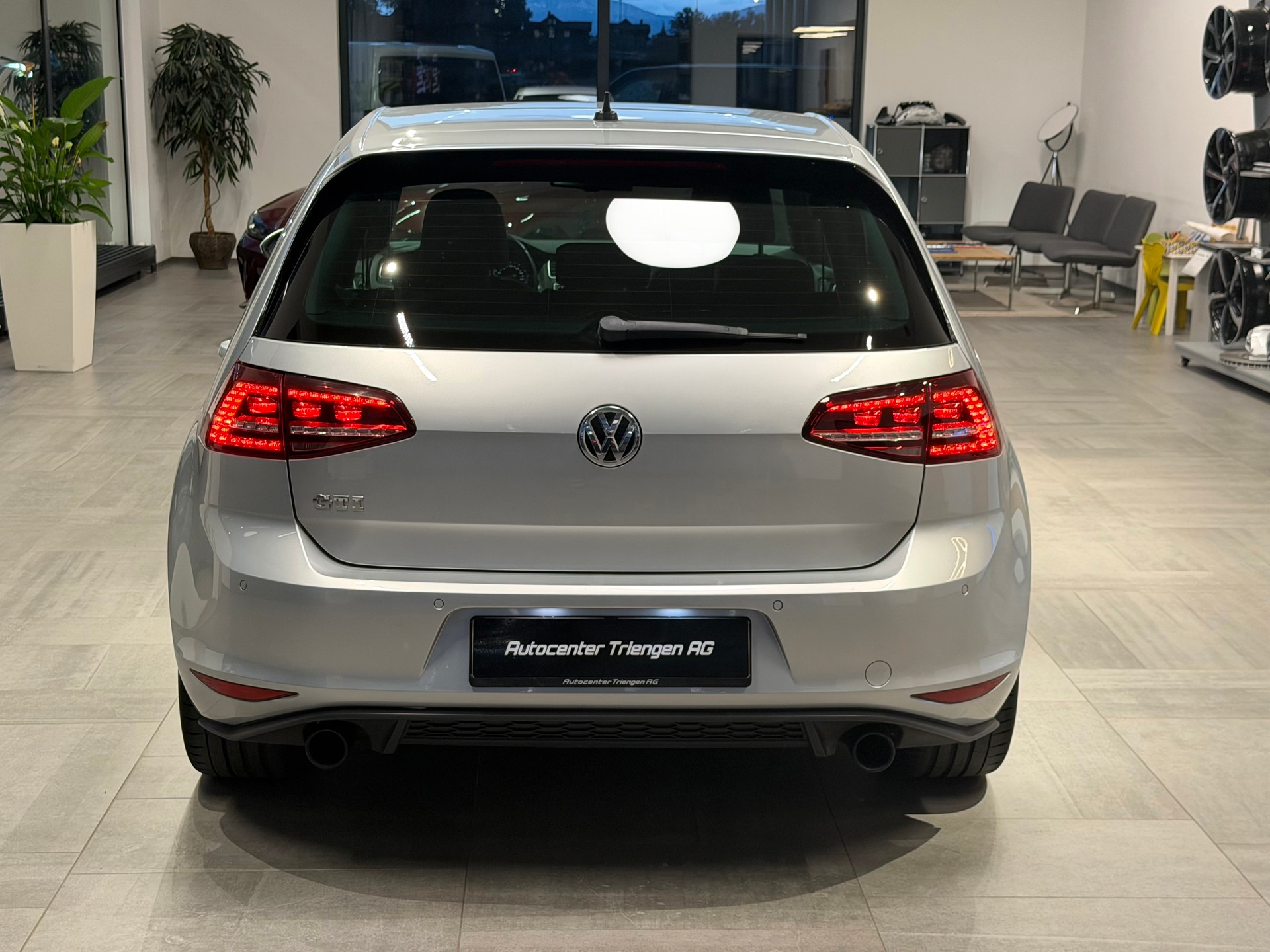 VW Golf 2.0 TSI GTI Performance DSG-image-8
