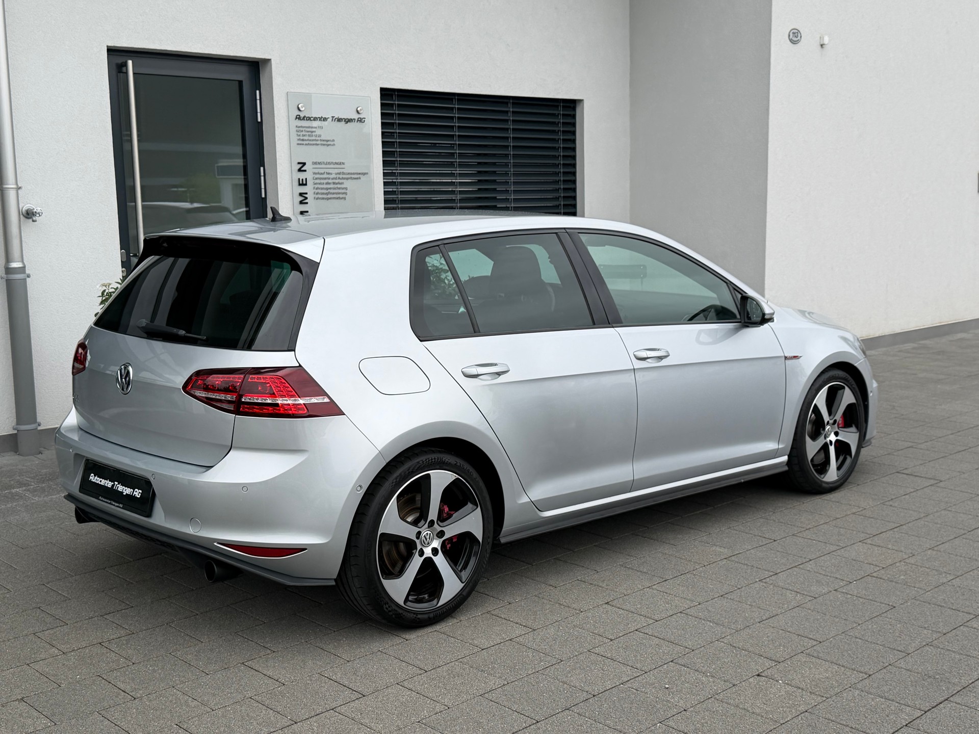 VW Golf 2.0 TSI GTI Performance DSG-image-11
