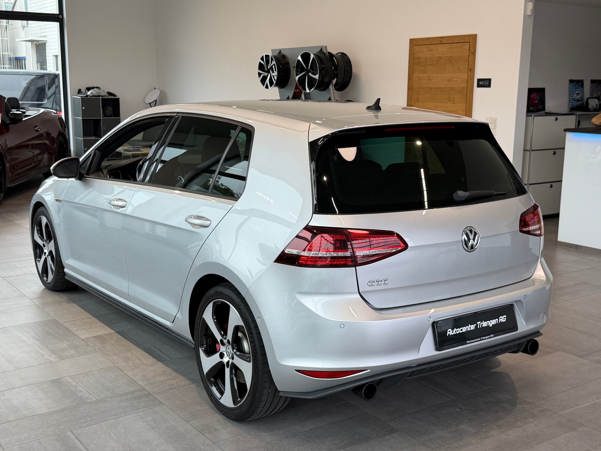 VW Golf 2.0 TSI GTI Performance DSG-image-4