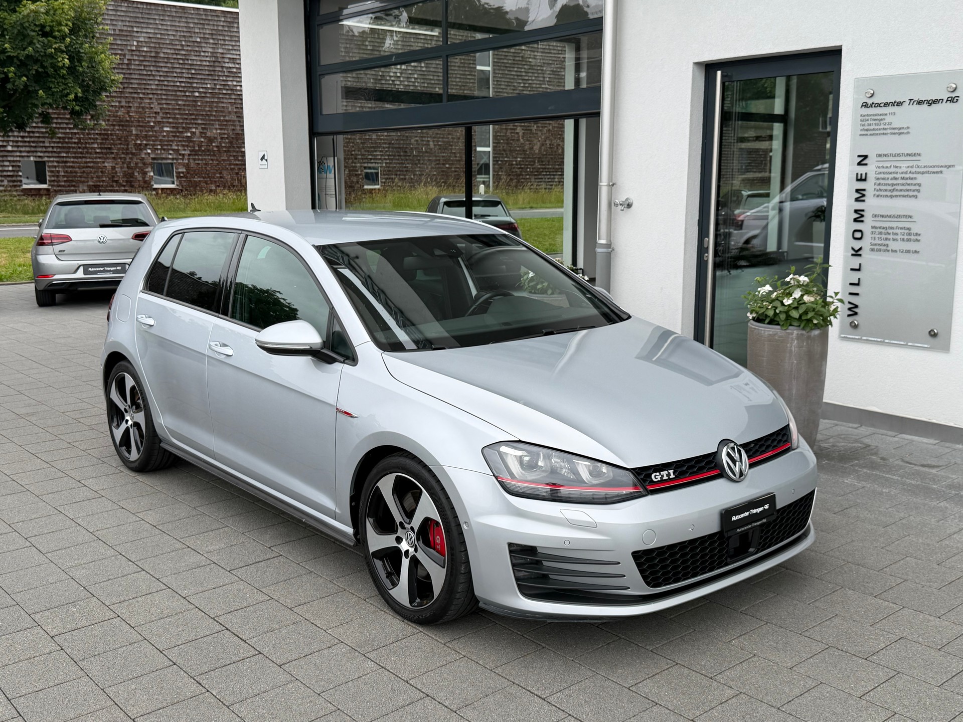 VW Golf 2.0 TSI GTI Performance DSG-image-3