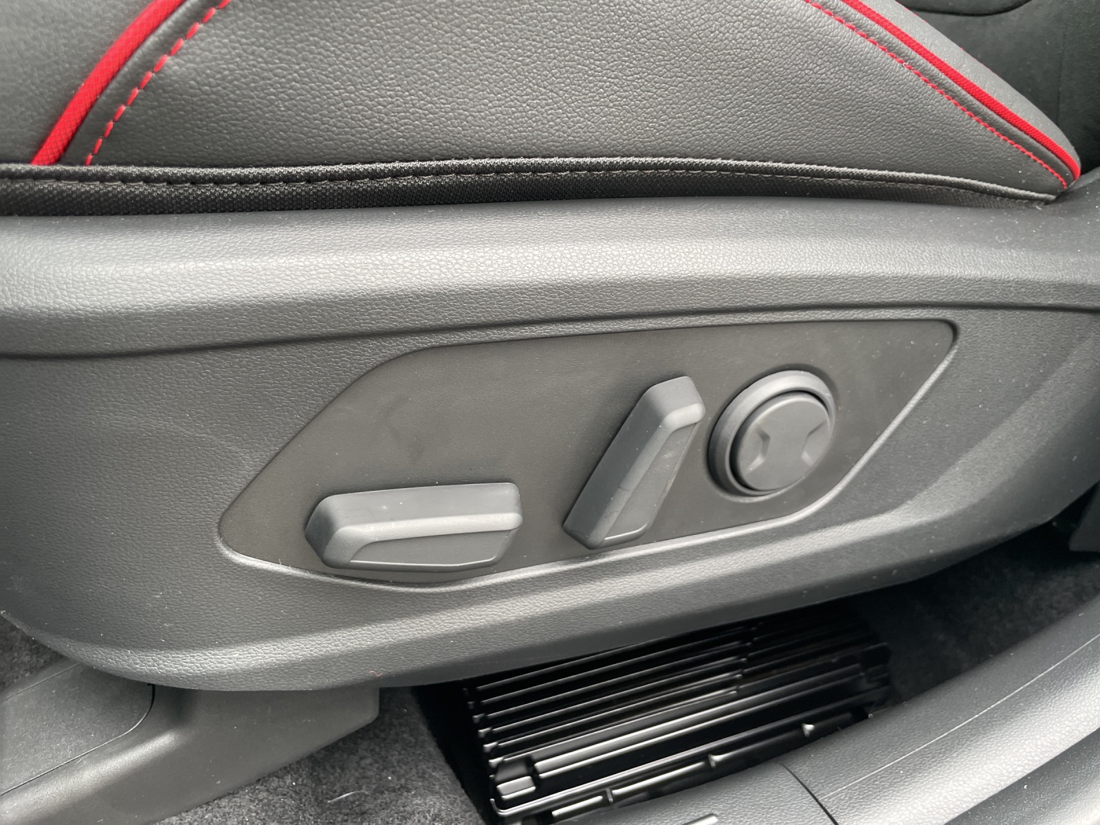 HYUNDAI Tucson 1.6 T-GDi HEV N-Line LUX.pack 4WD MY26-image-5